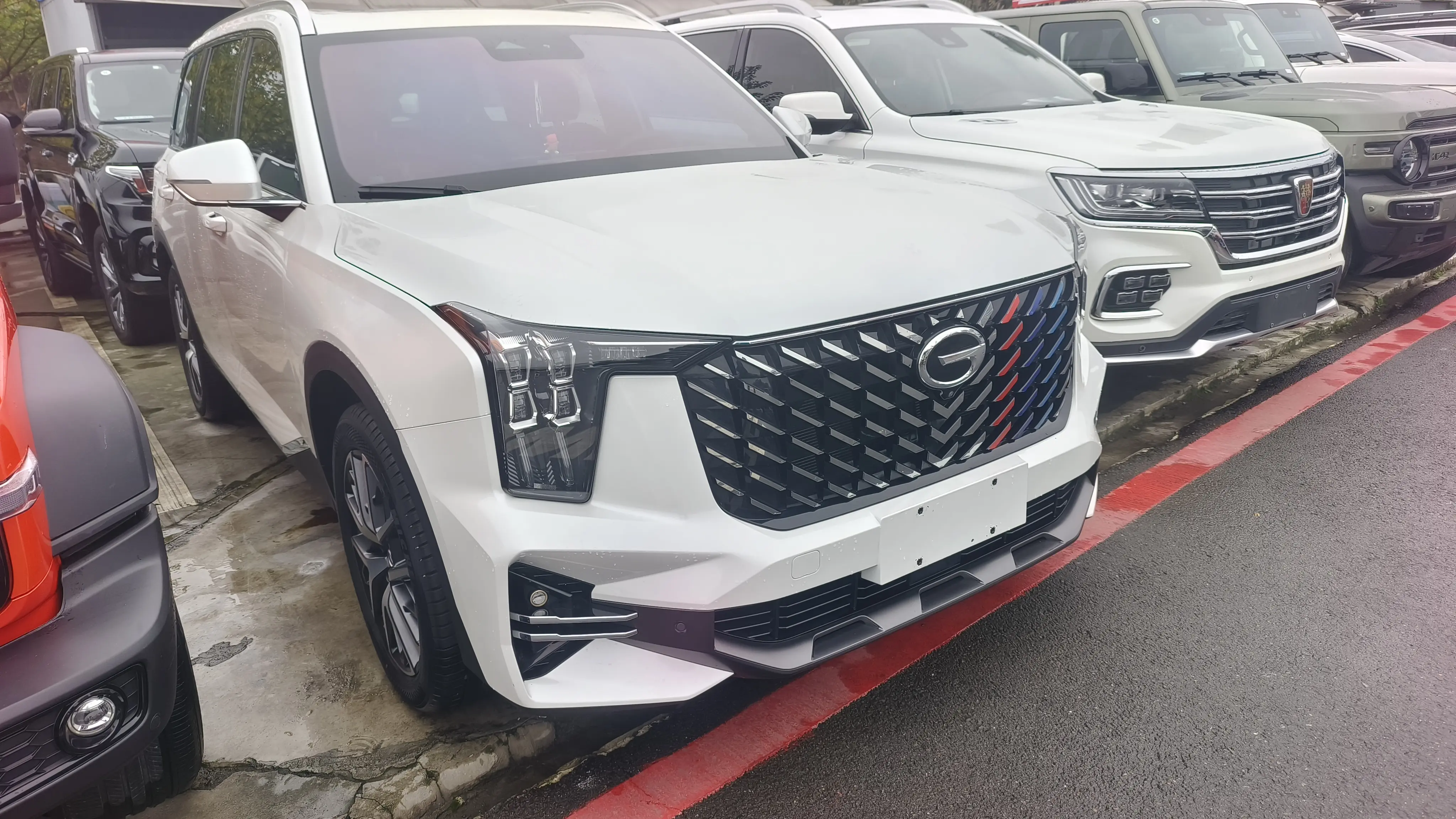 GAC Trumpchi GS8  из Китая