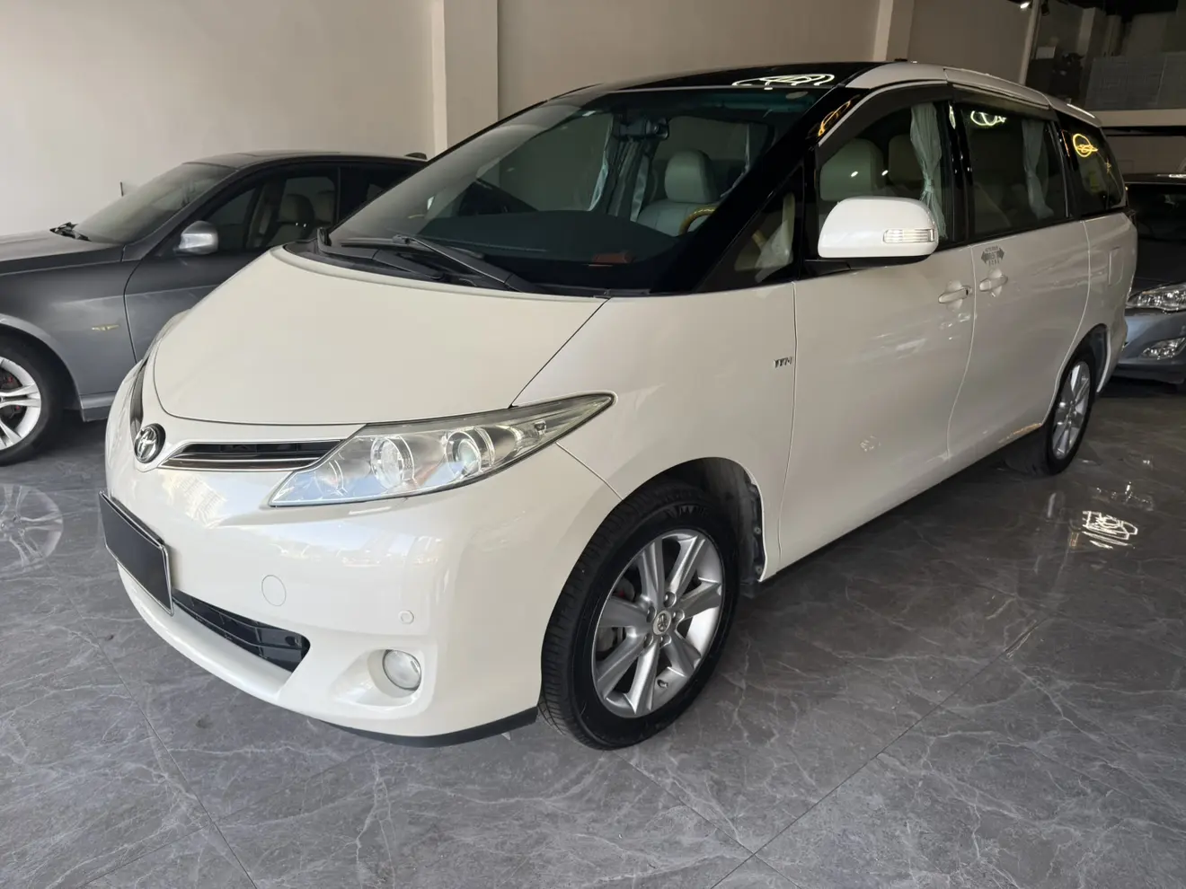 Toyota Previa  из Китая
