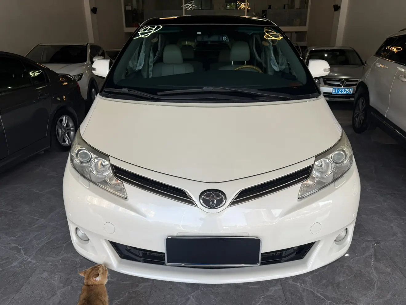 Toyota Previa  из Китая