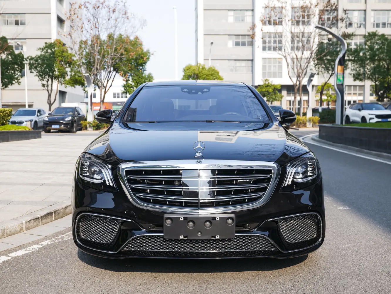 Mercedes-Benz S-Class AMG  из Китая