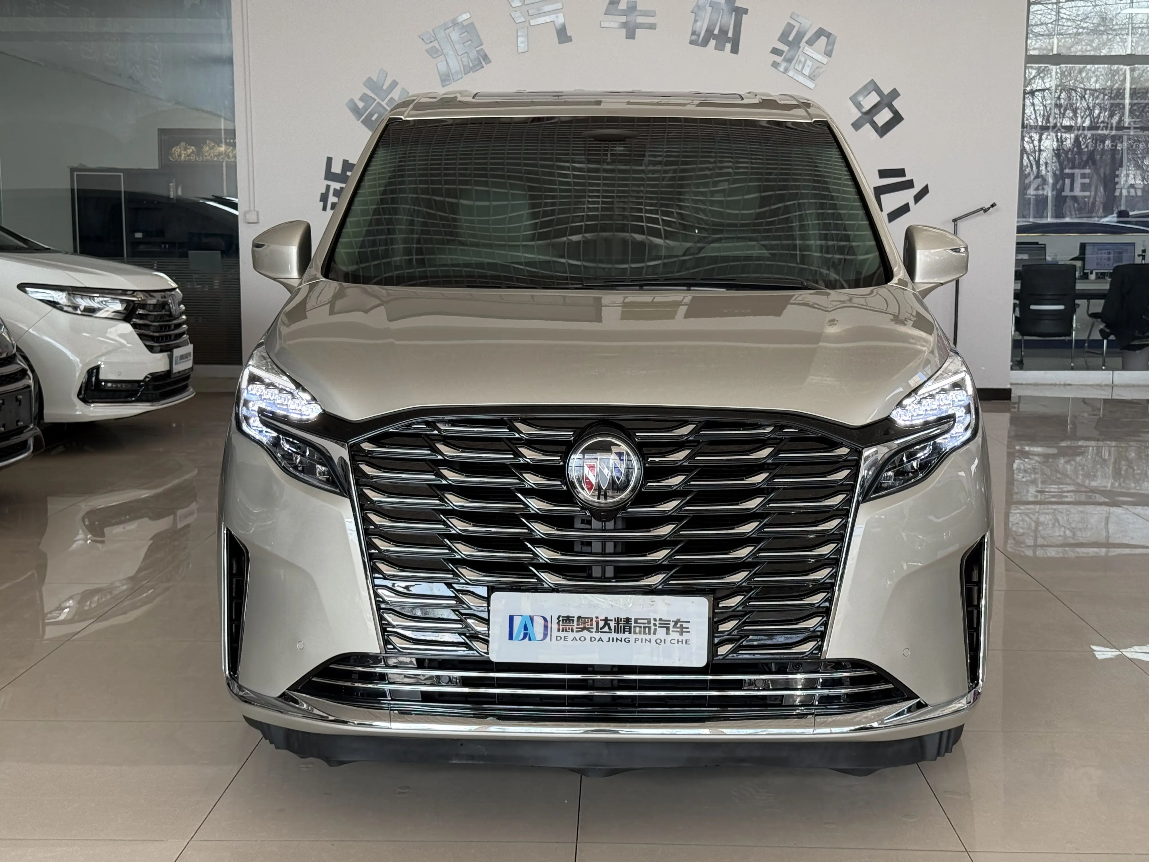 Buick GL8  из Китая