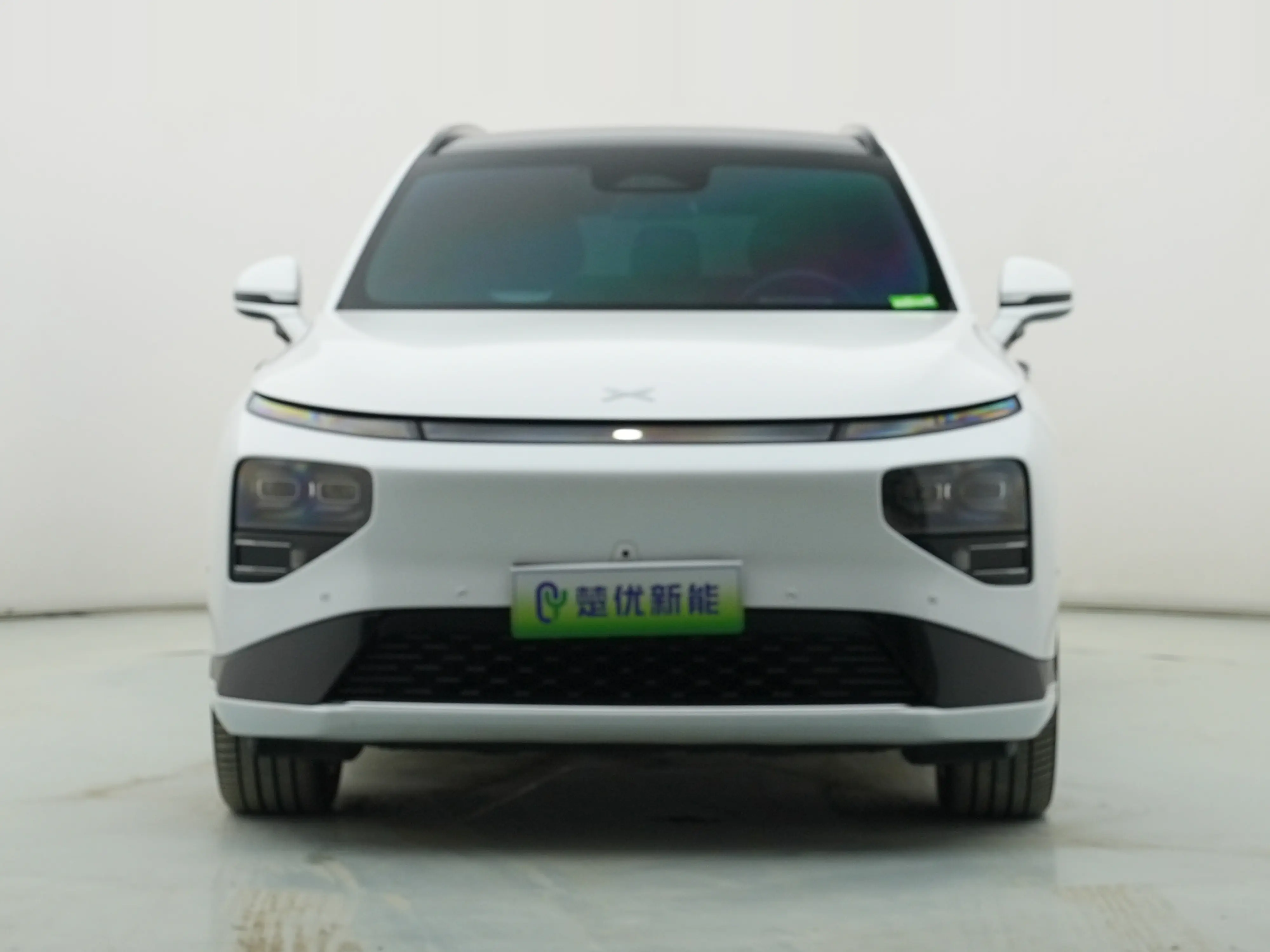 Xpeng G9  из Китая