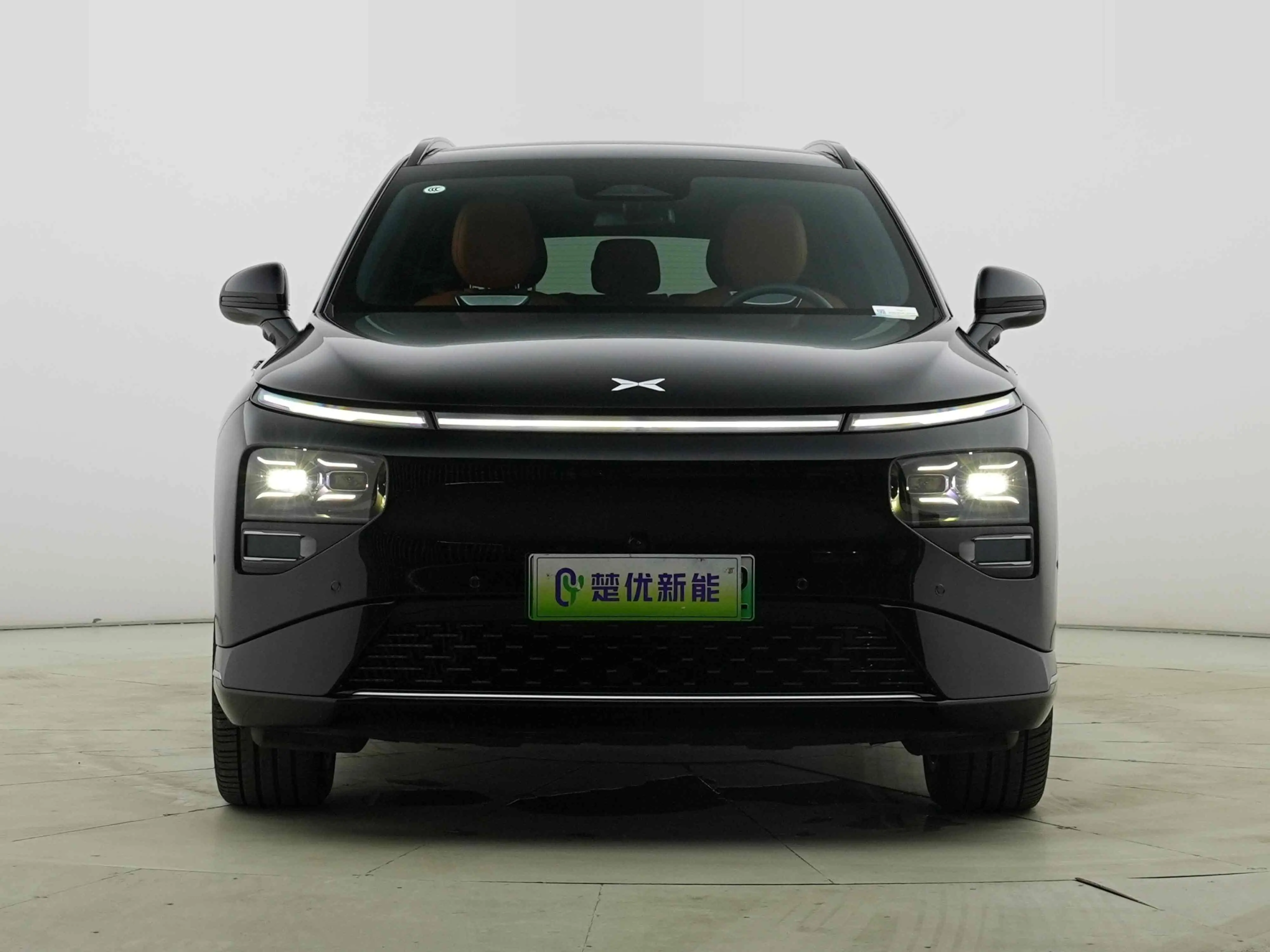 Xpeng G9  из Китая