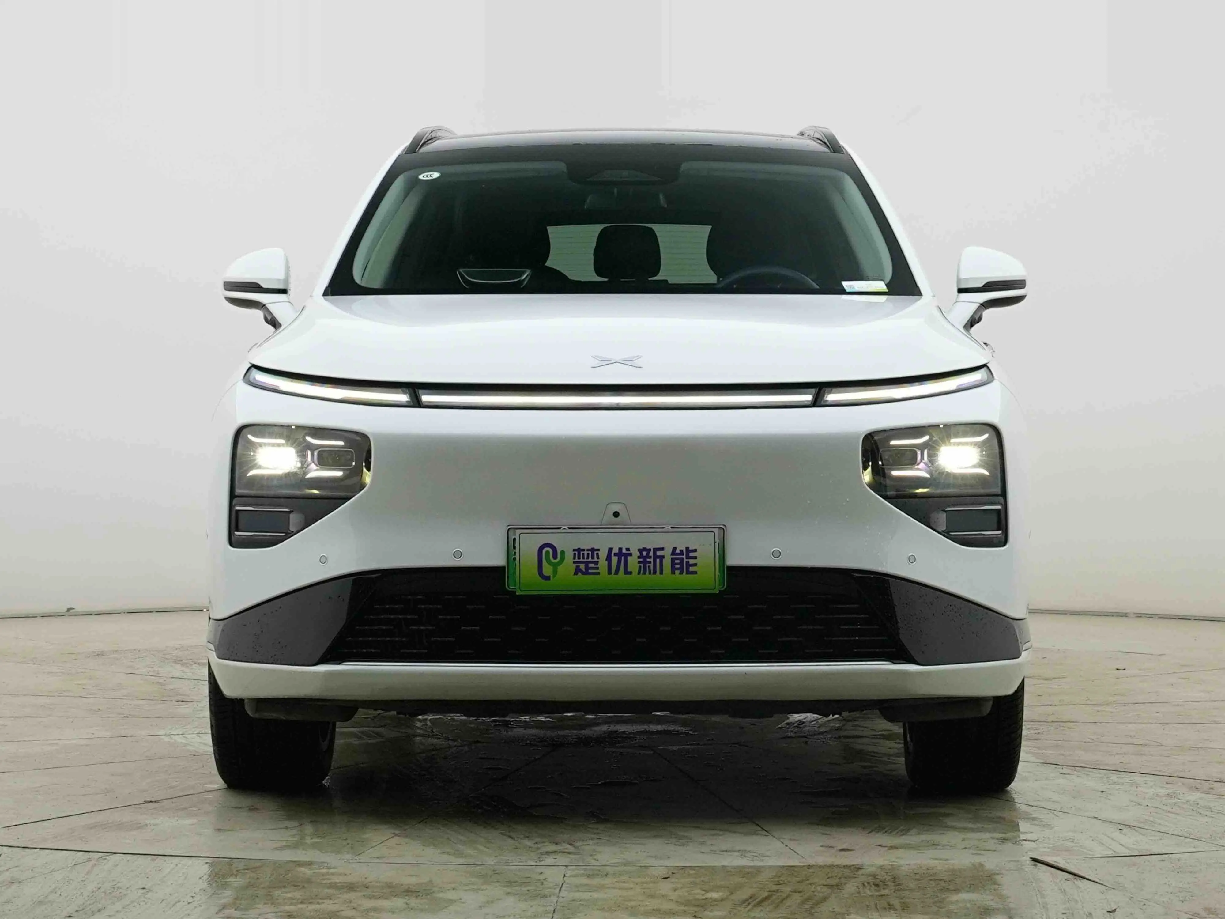 Xpeng G9  из Китая