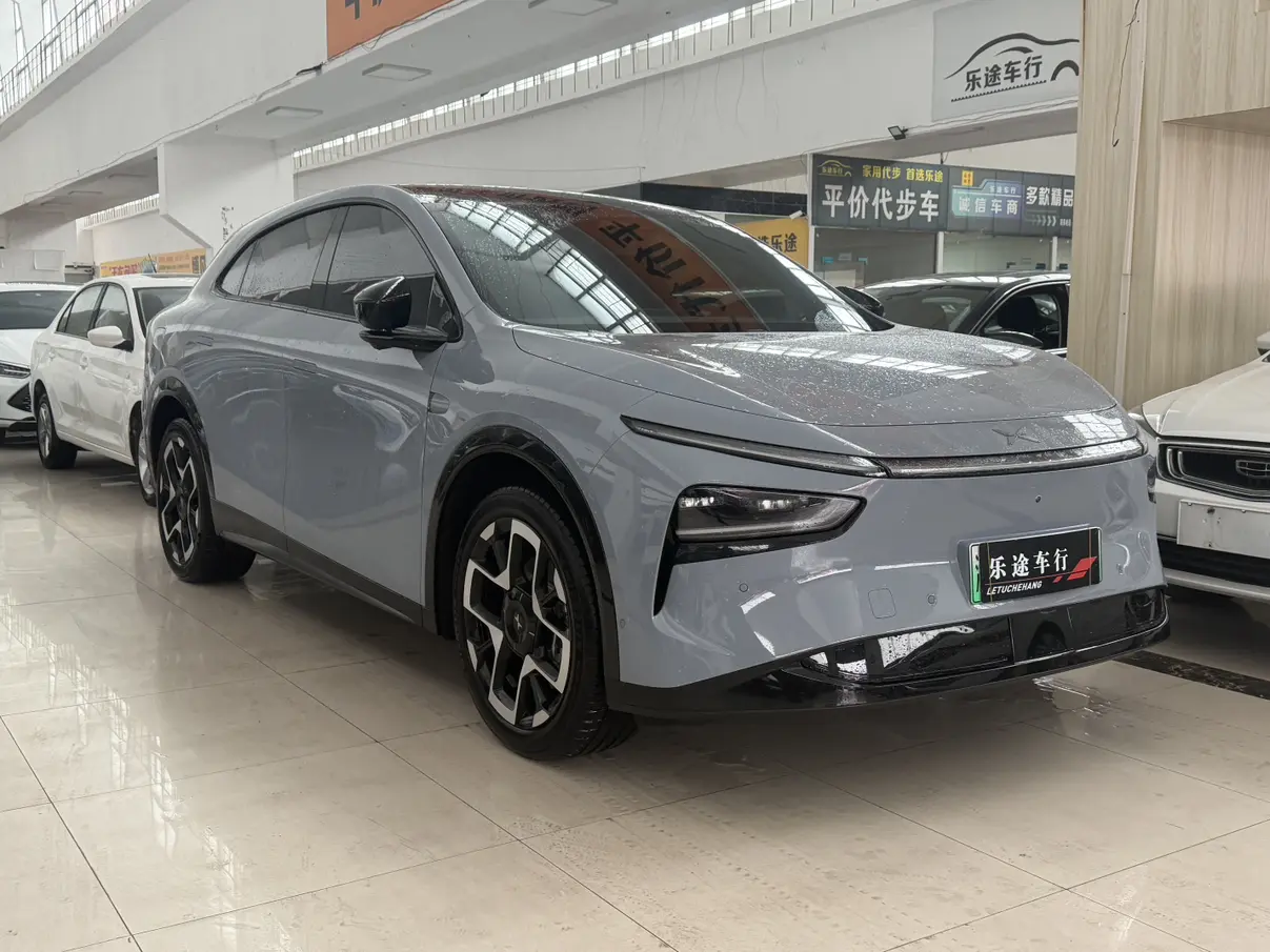 Xpeng G7  из Китая