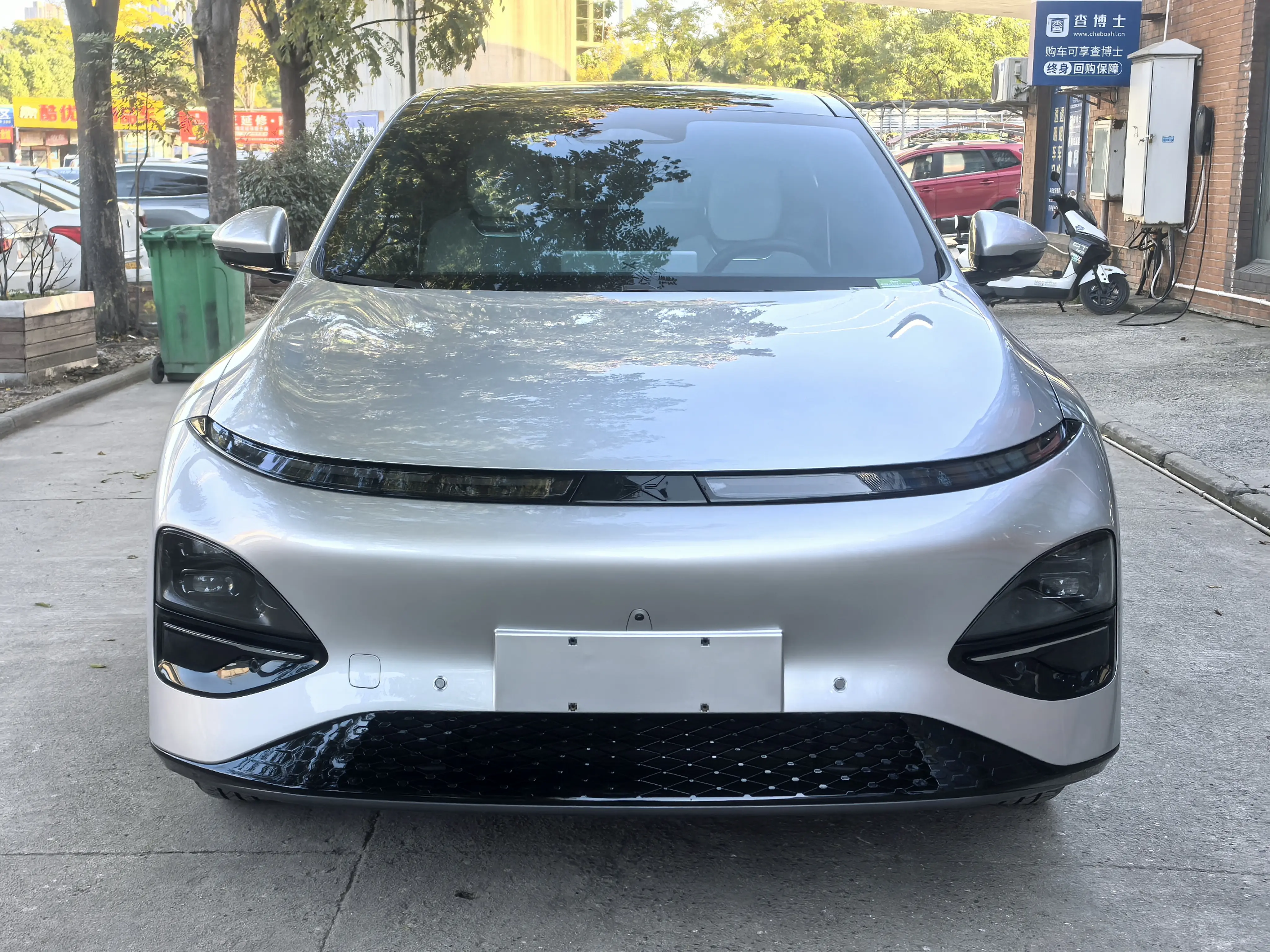 Xpeng G6  из Китая