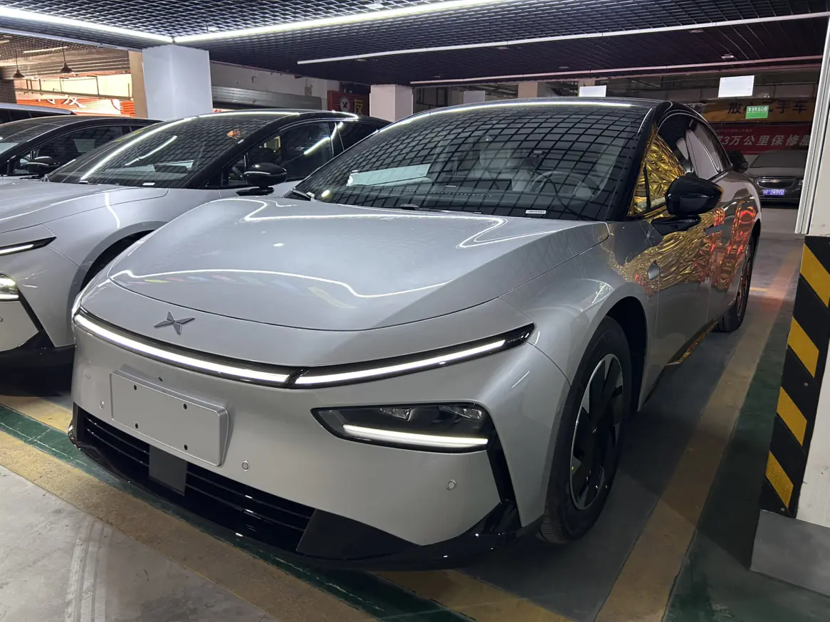 Xpeng P7+  из Китая