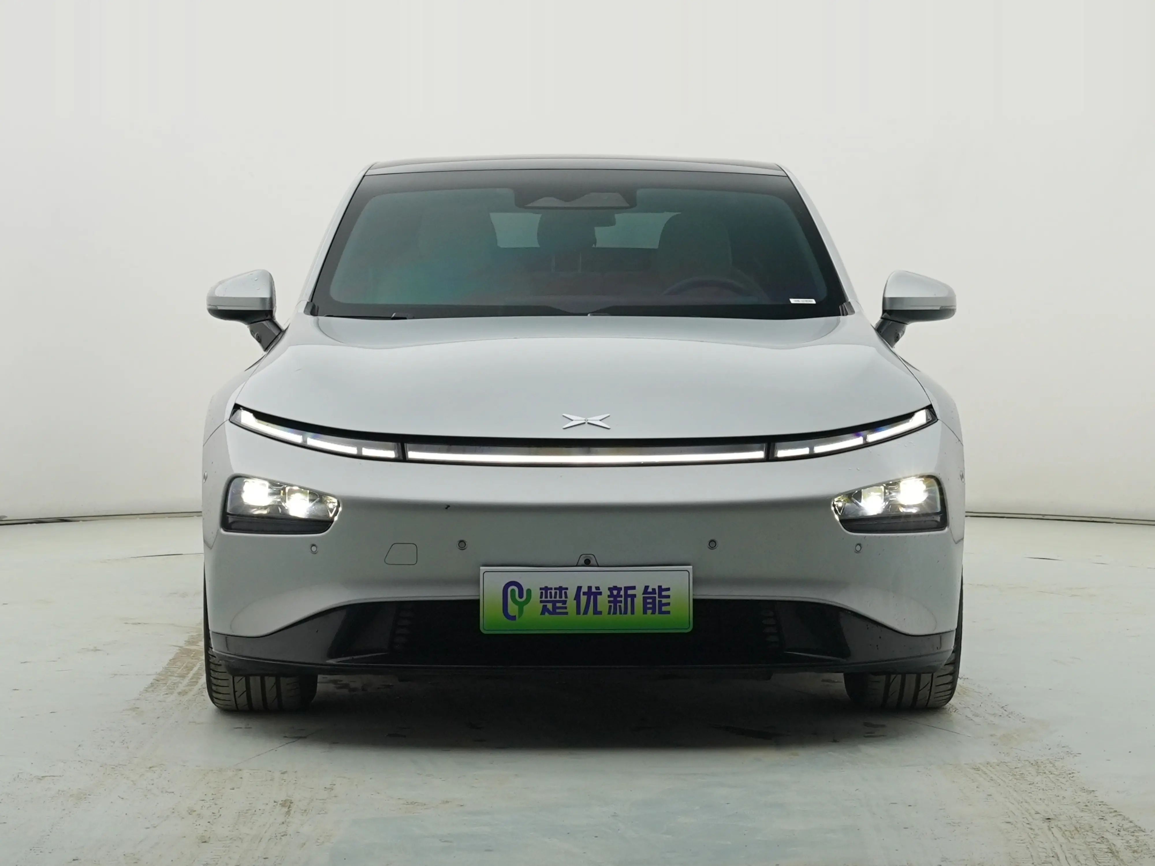 Xpeng P7  из Китая