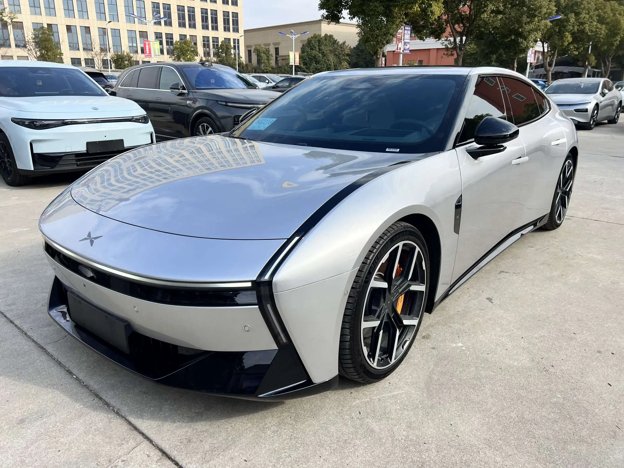 Xpeng P7  из Китая