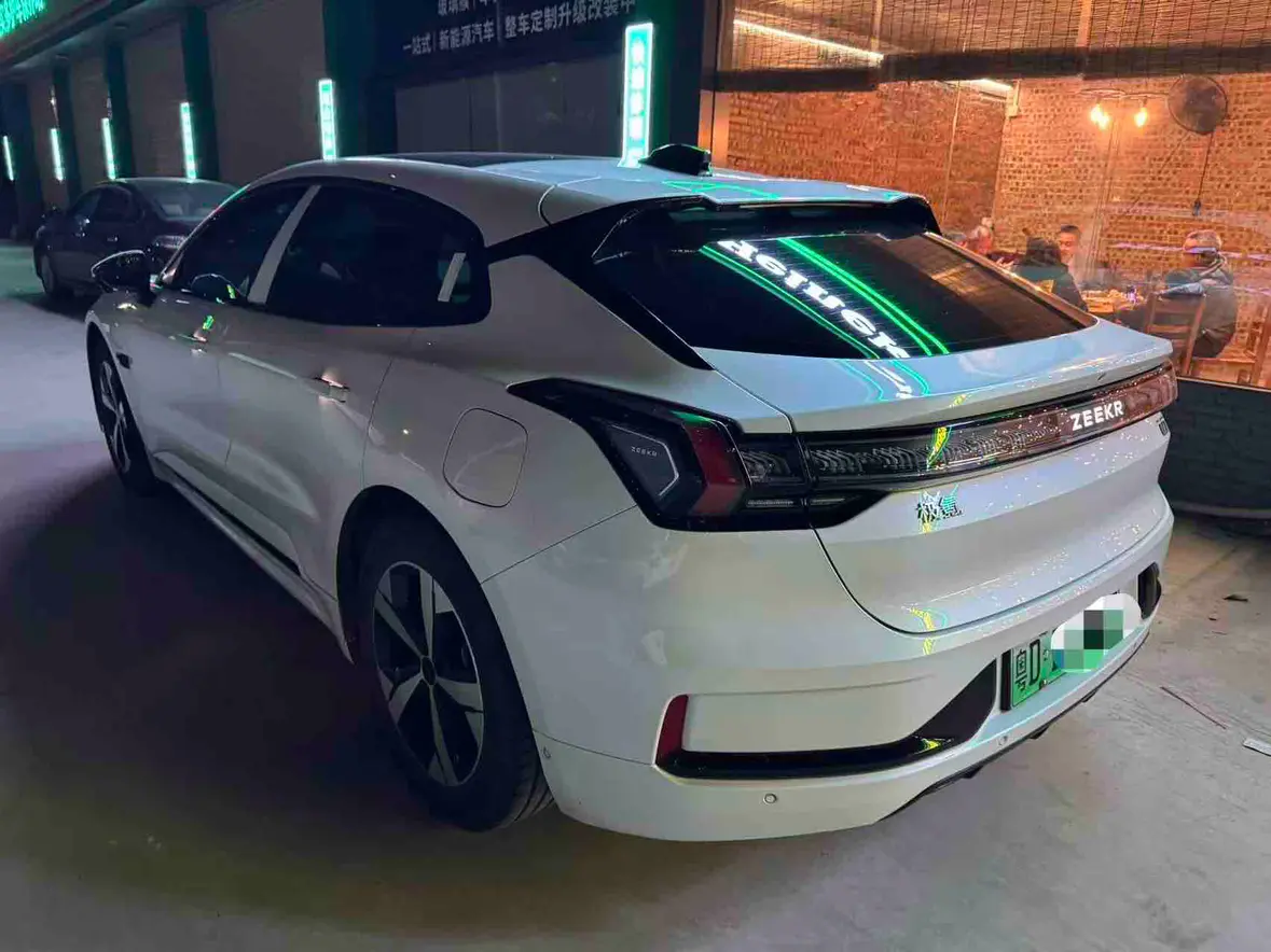 ZEEKR 001  из Китая