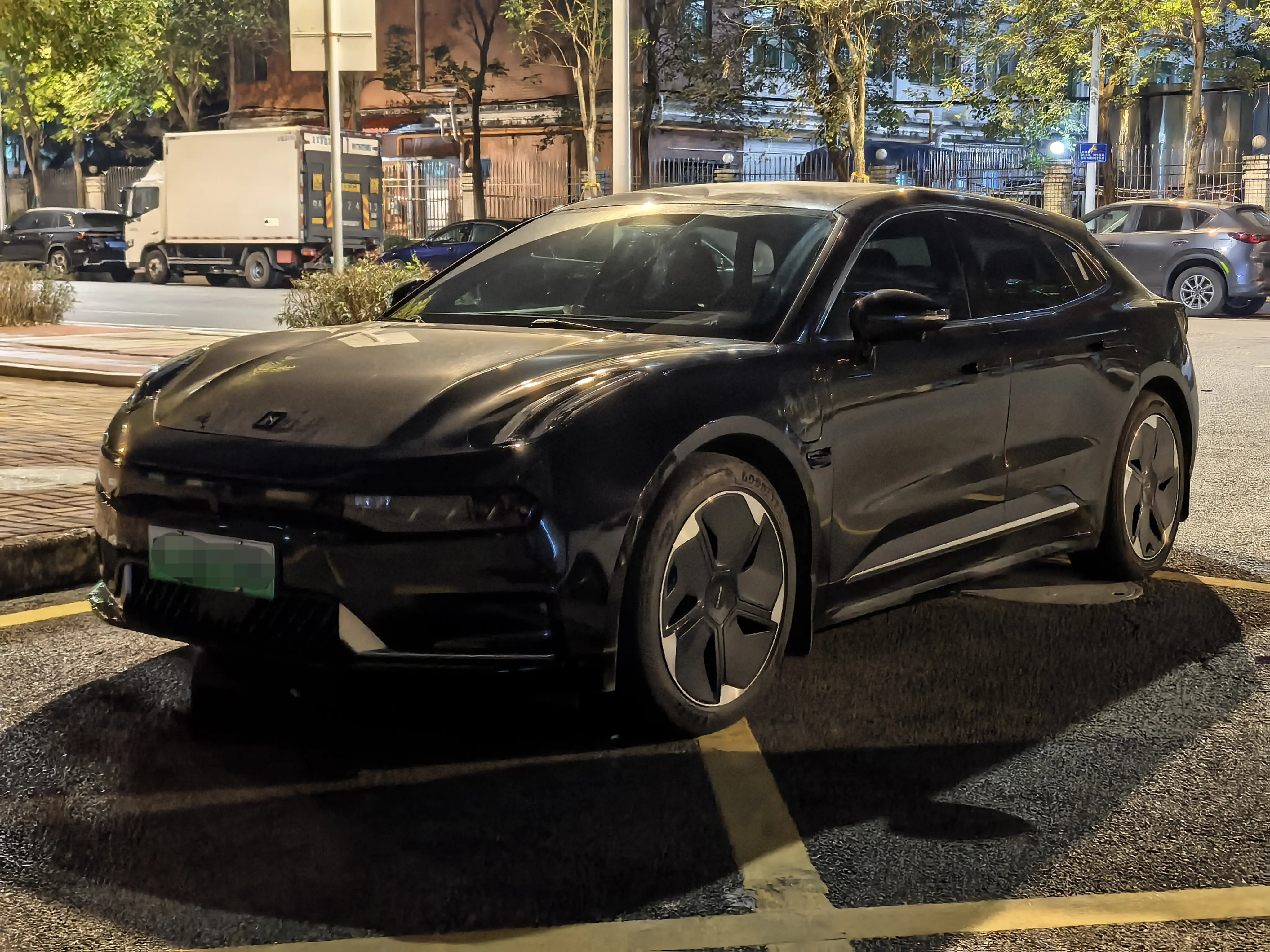 ZEEKR 001  из Китая