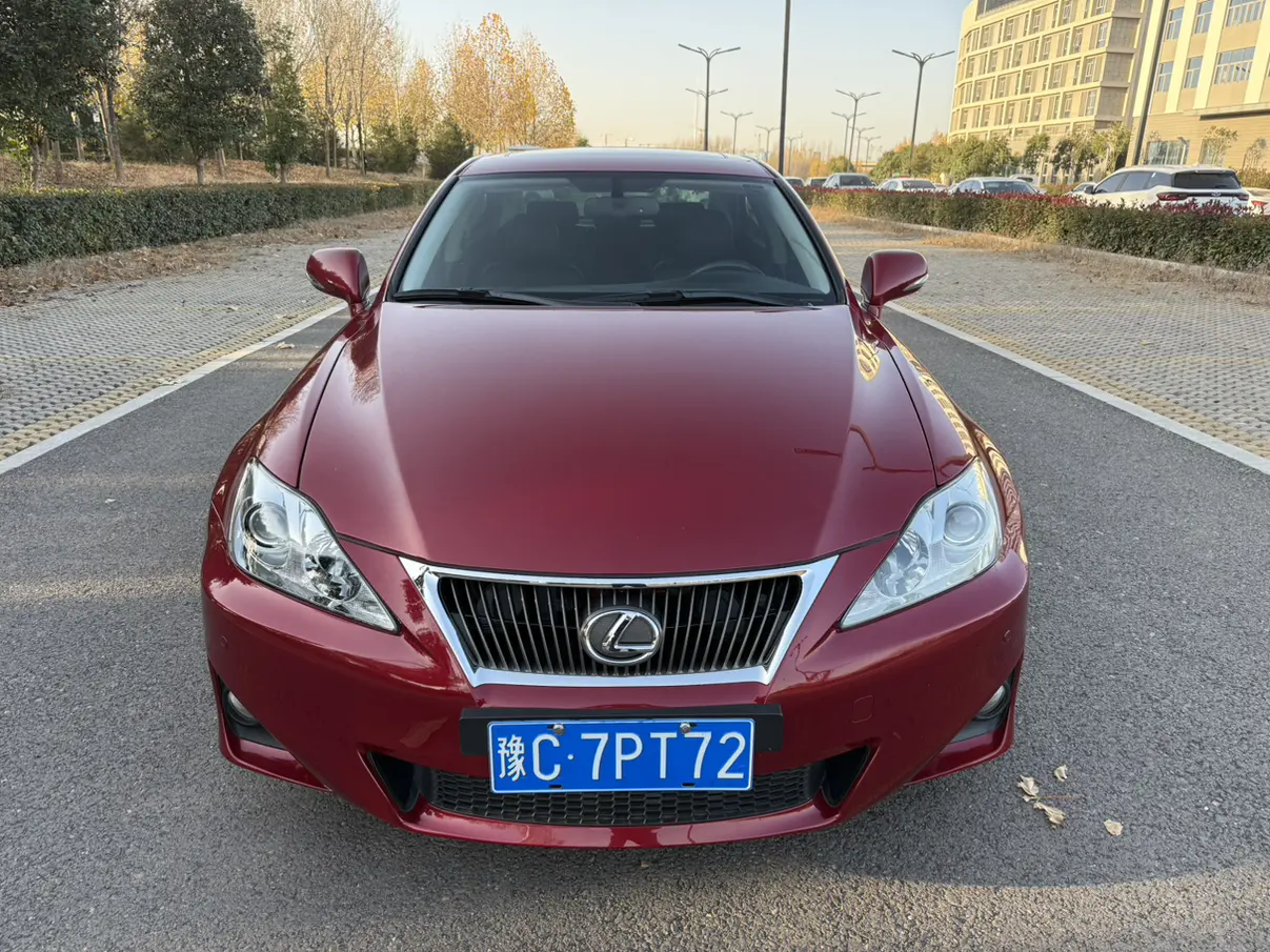 Lexus IS  из Китая