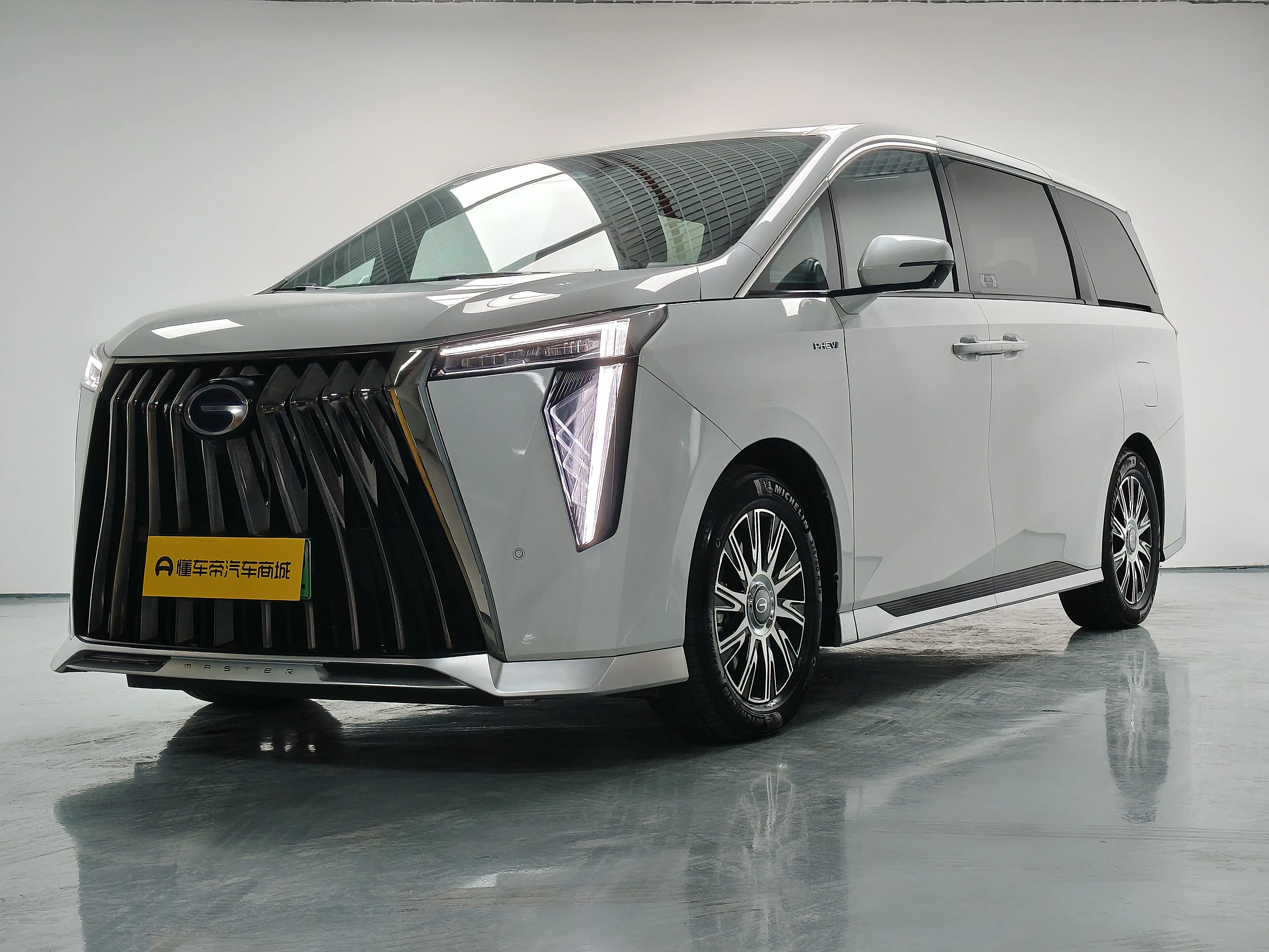 GAC Trumpchi E9 PHEV  из Китая