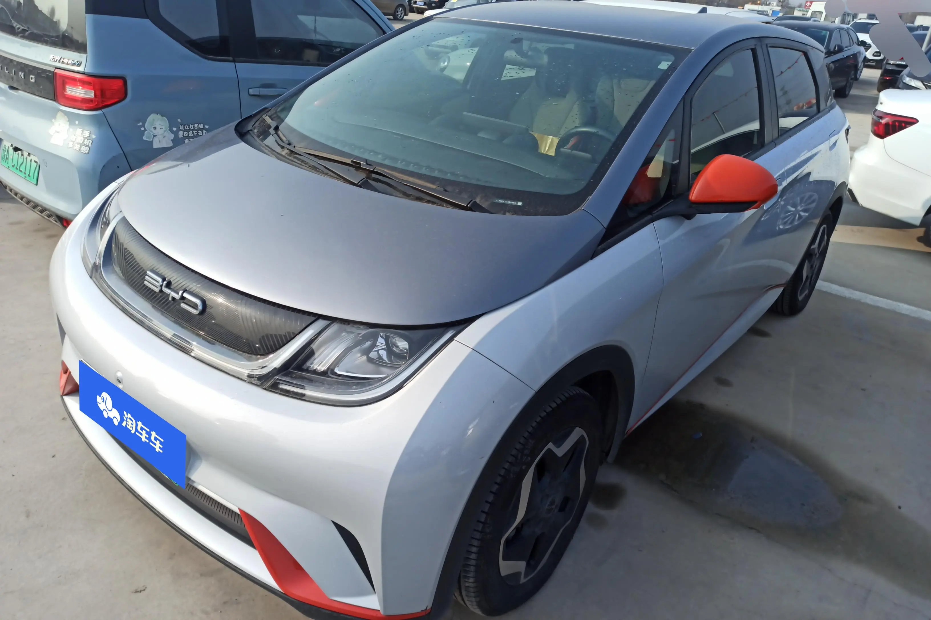 BYD Dolphin  из Китая