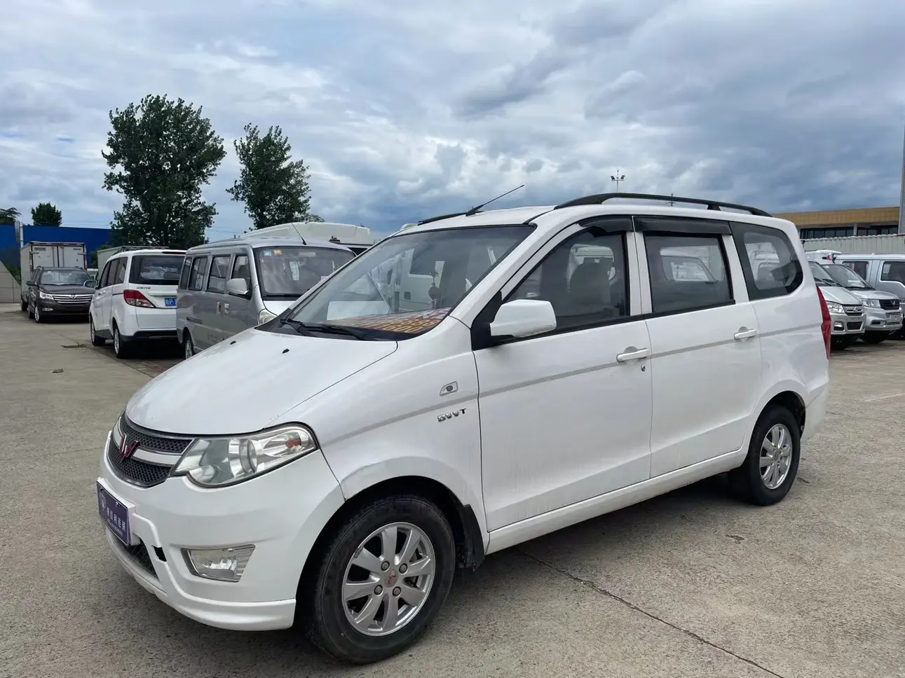 Wuling Hongguang  из Китая