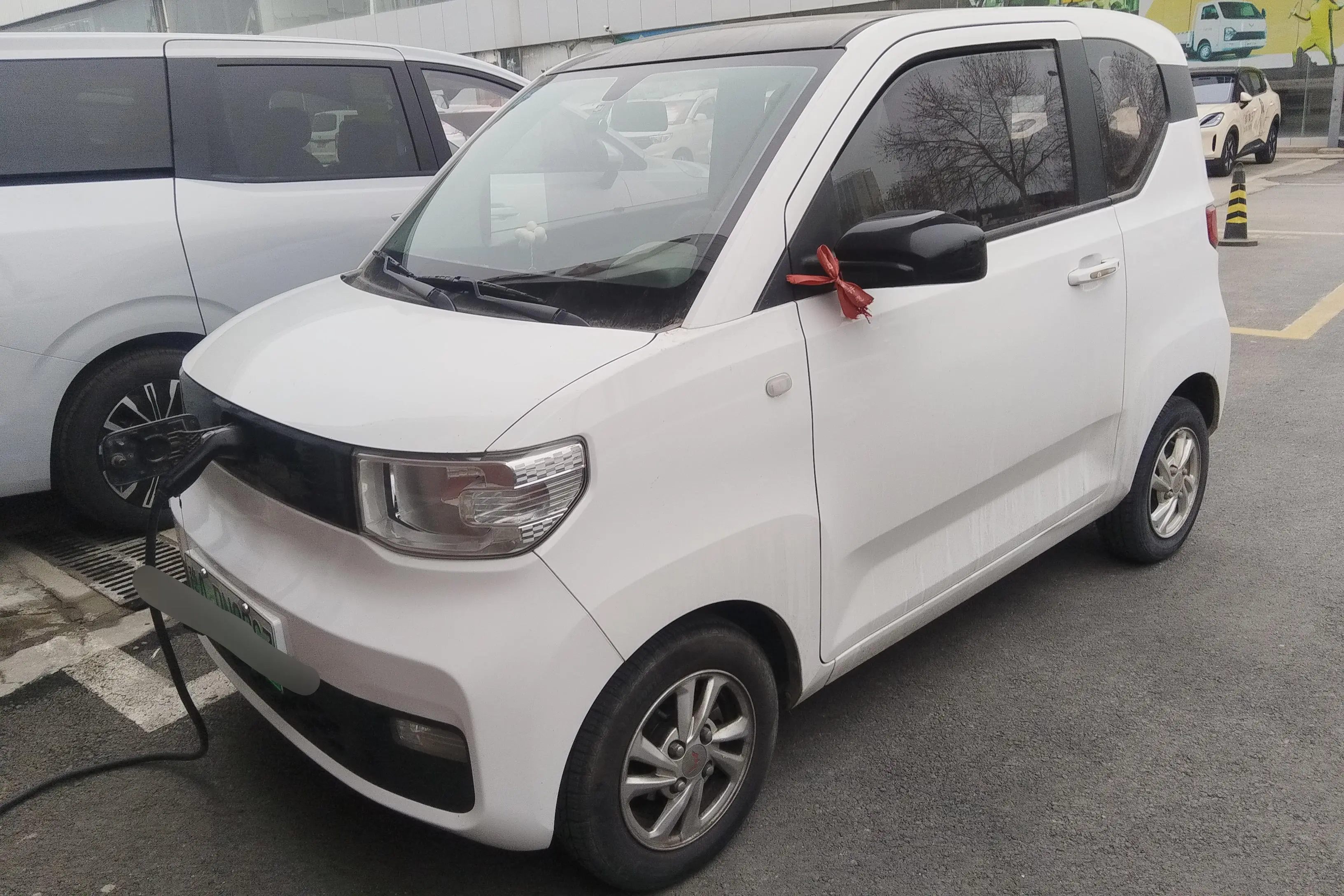 Wuling Hongguang MINIEV  из Китая