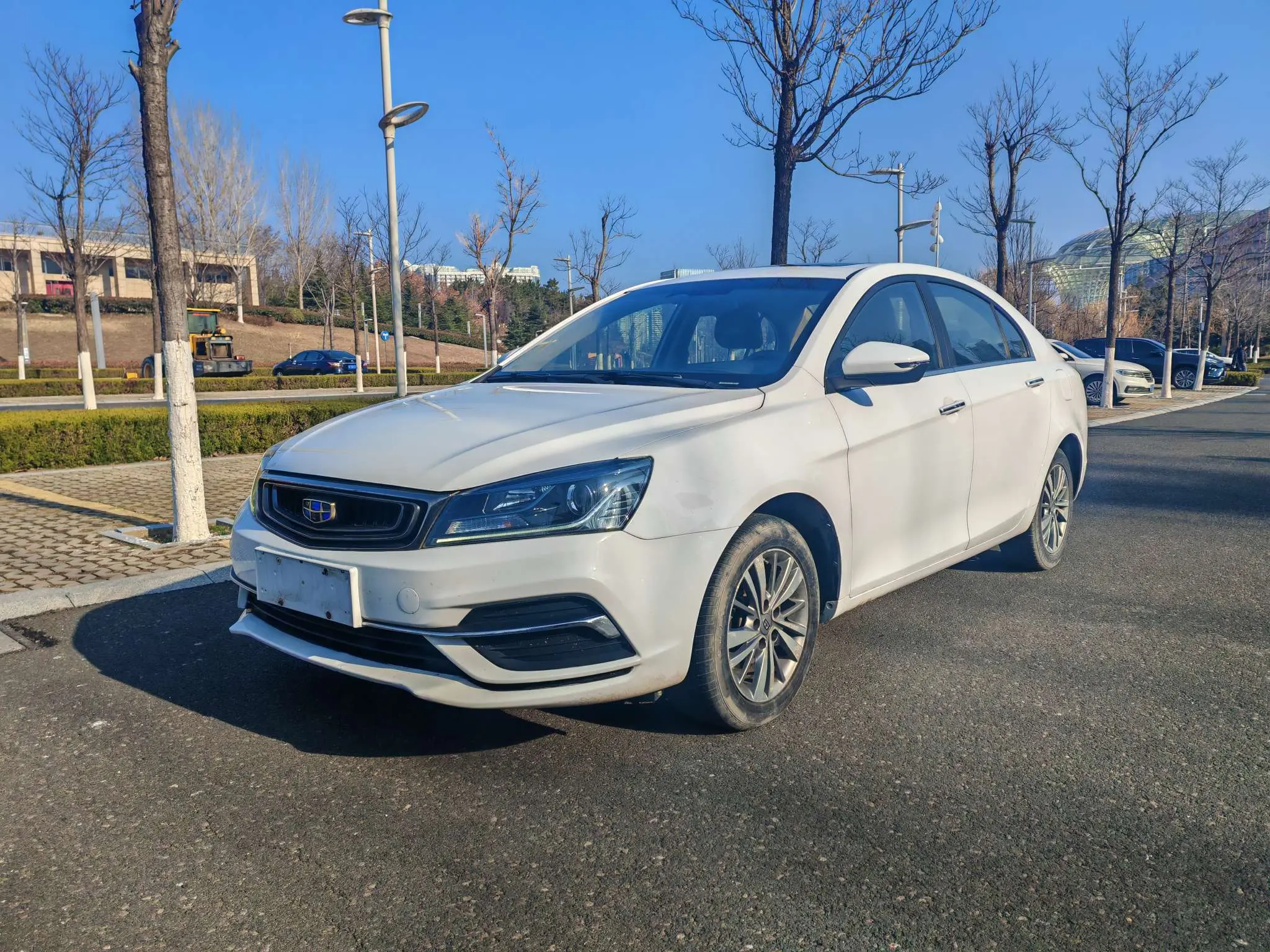 Geely Emgrand  из Китая