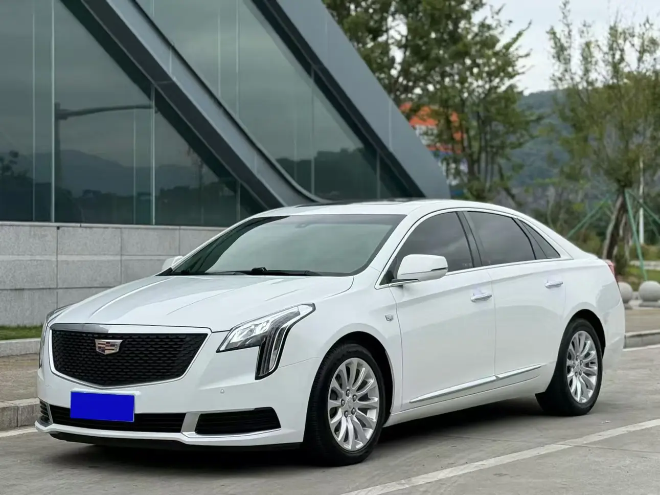 Cadillac XTS  из Китая