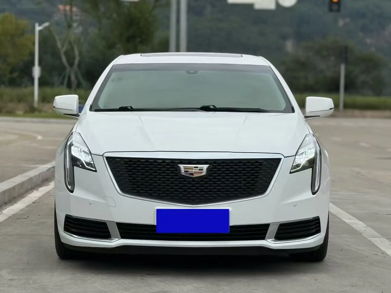 Cadillac XTS  из Китая