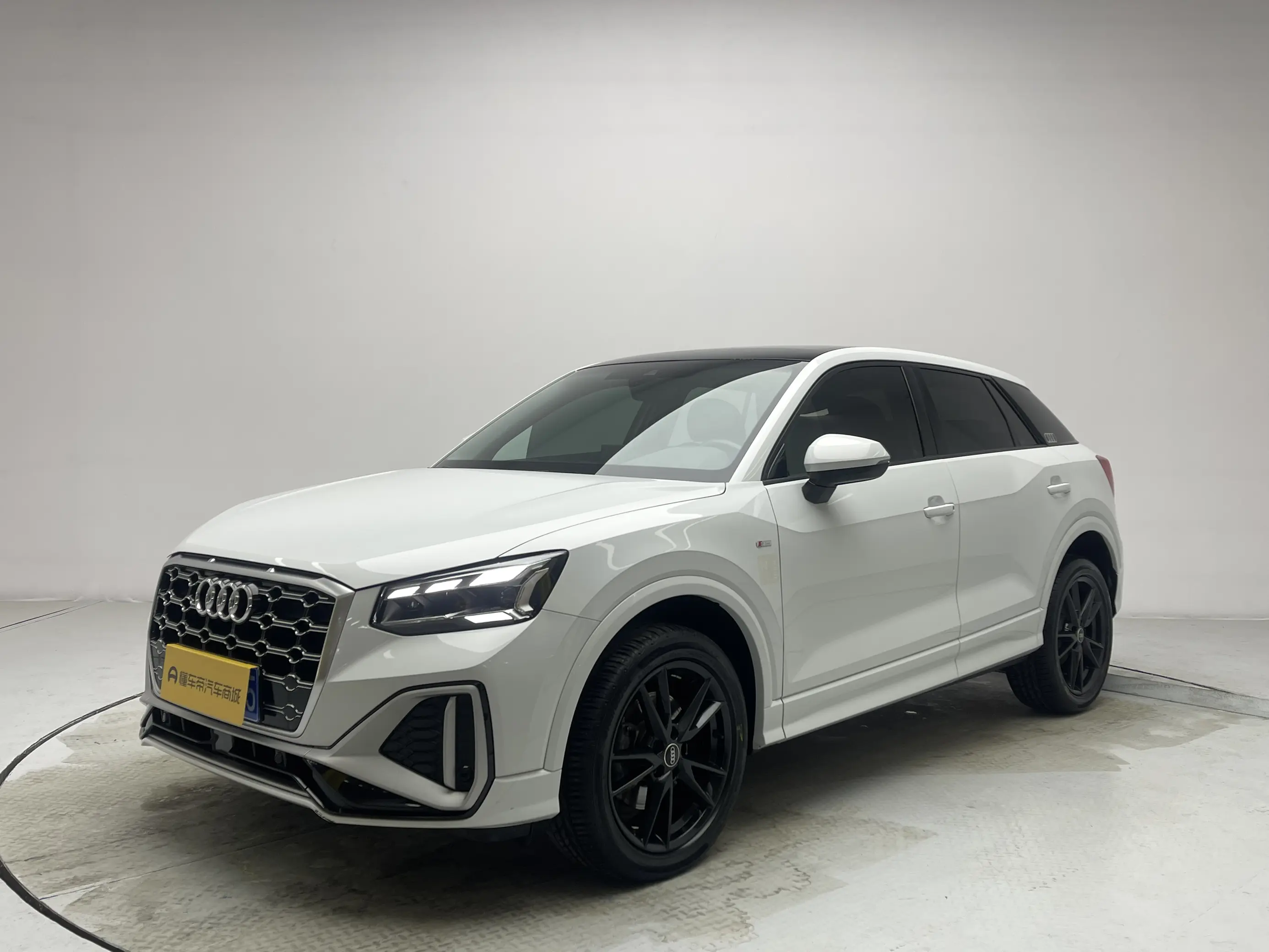 Audi Q2L  из Китая