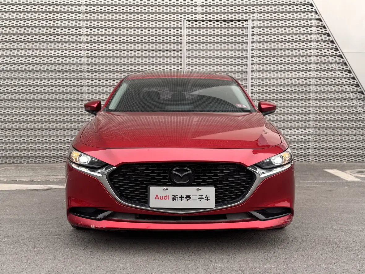 Mazda Axela (Mazda3)  из Китая