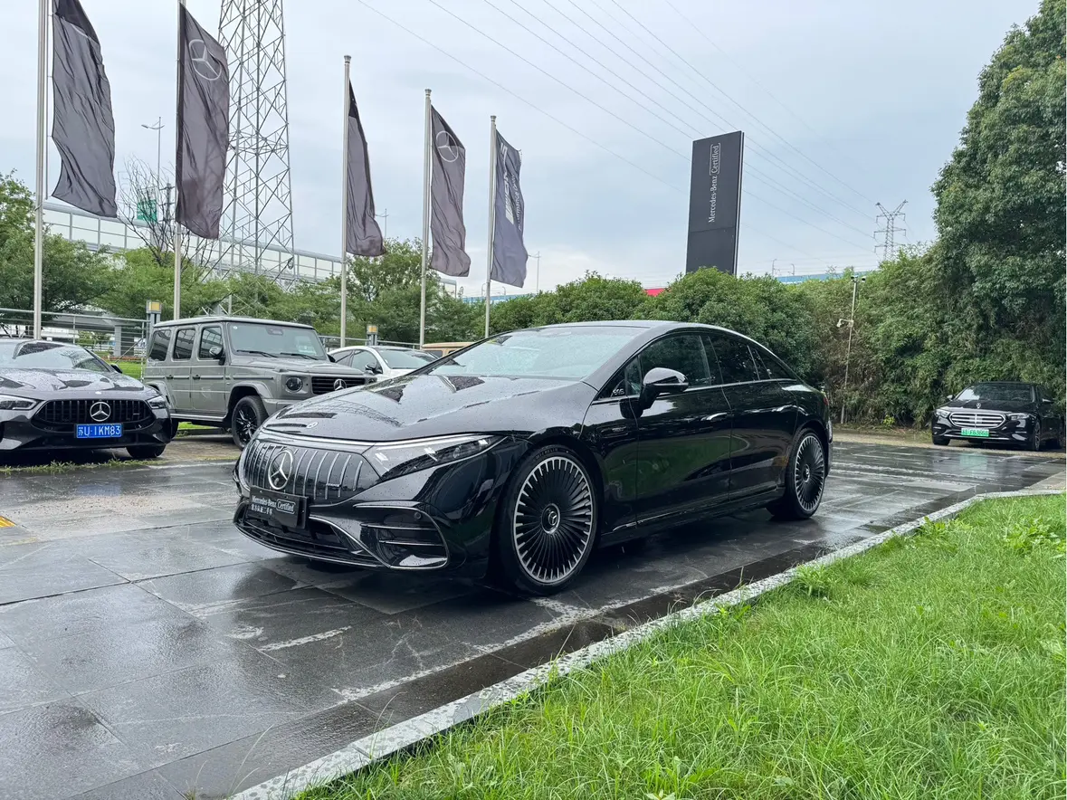 Mercedes-Benz EQS AMG  из Китая