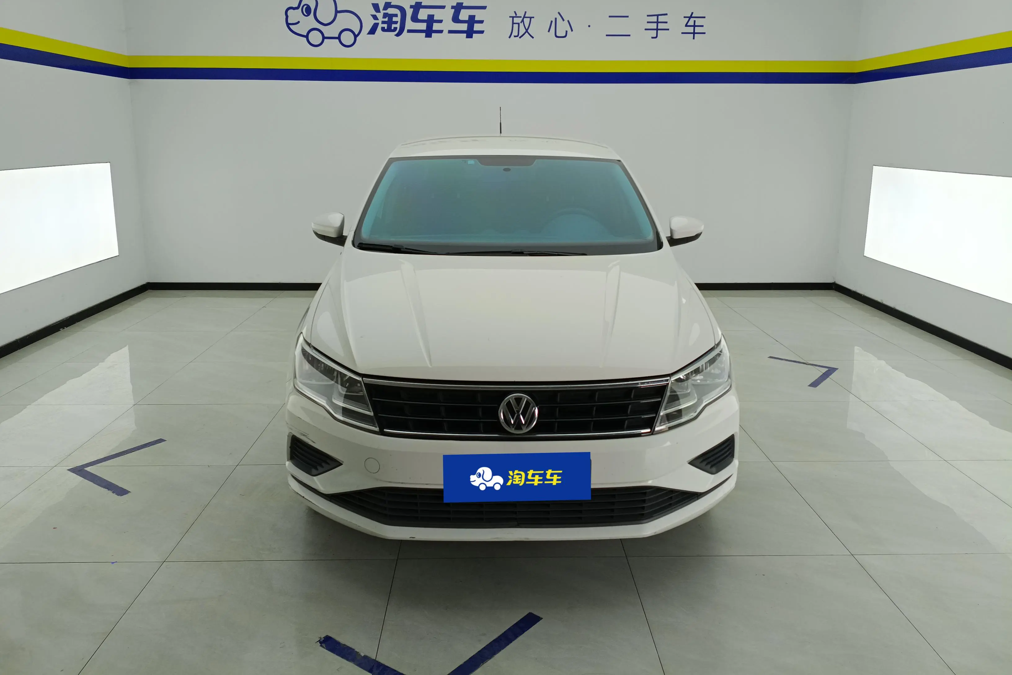 Volkswagen Jetta  из Китая