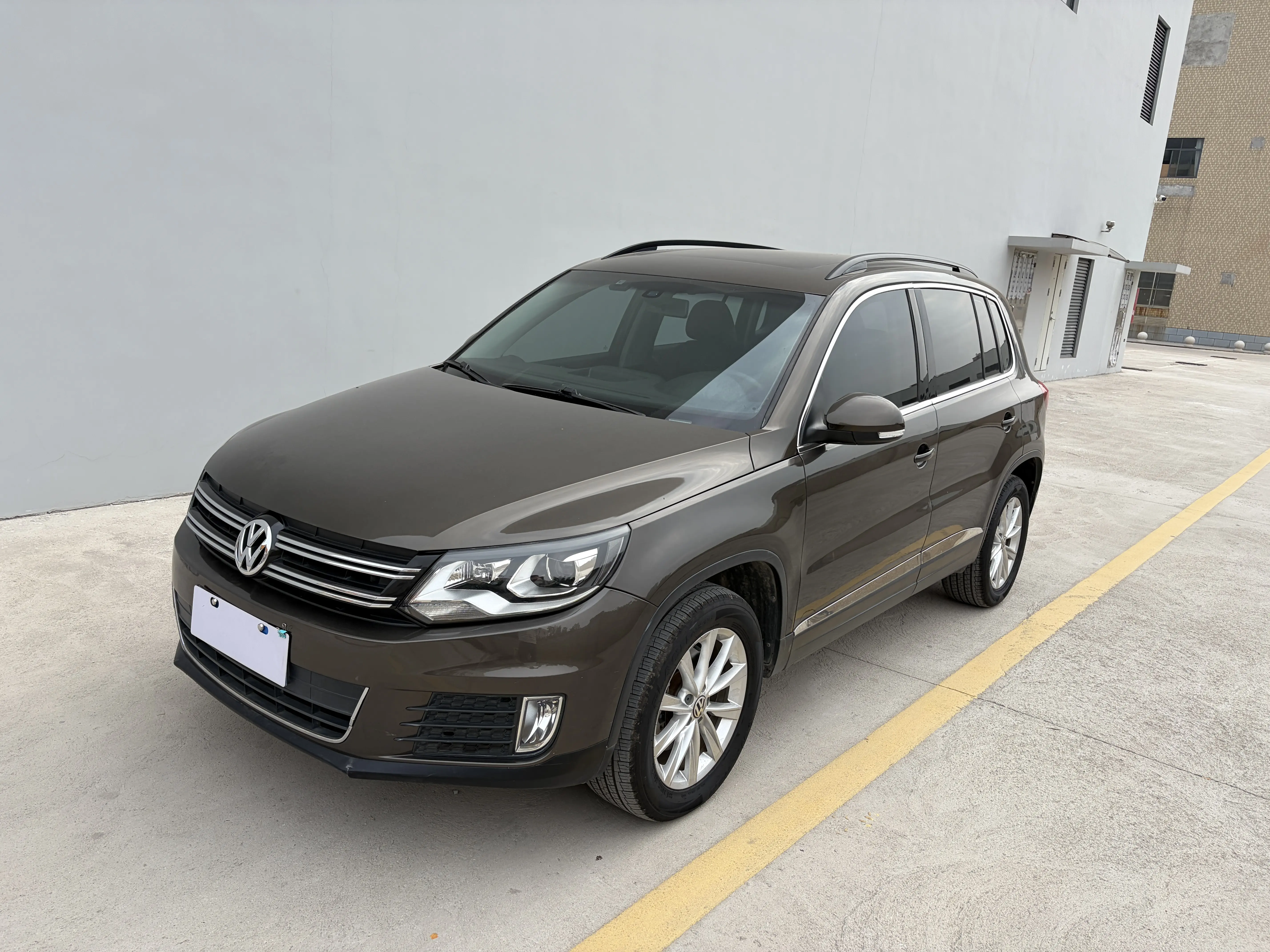 Volkswagen Tiguan  из Китая