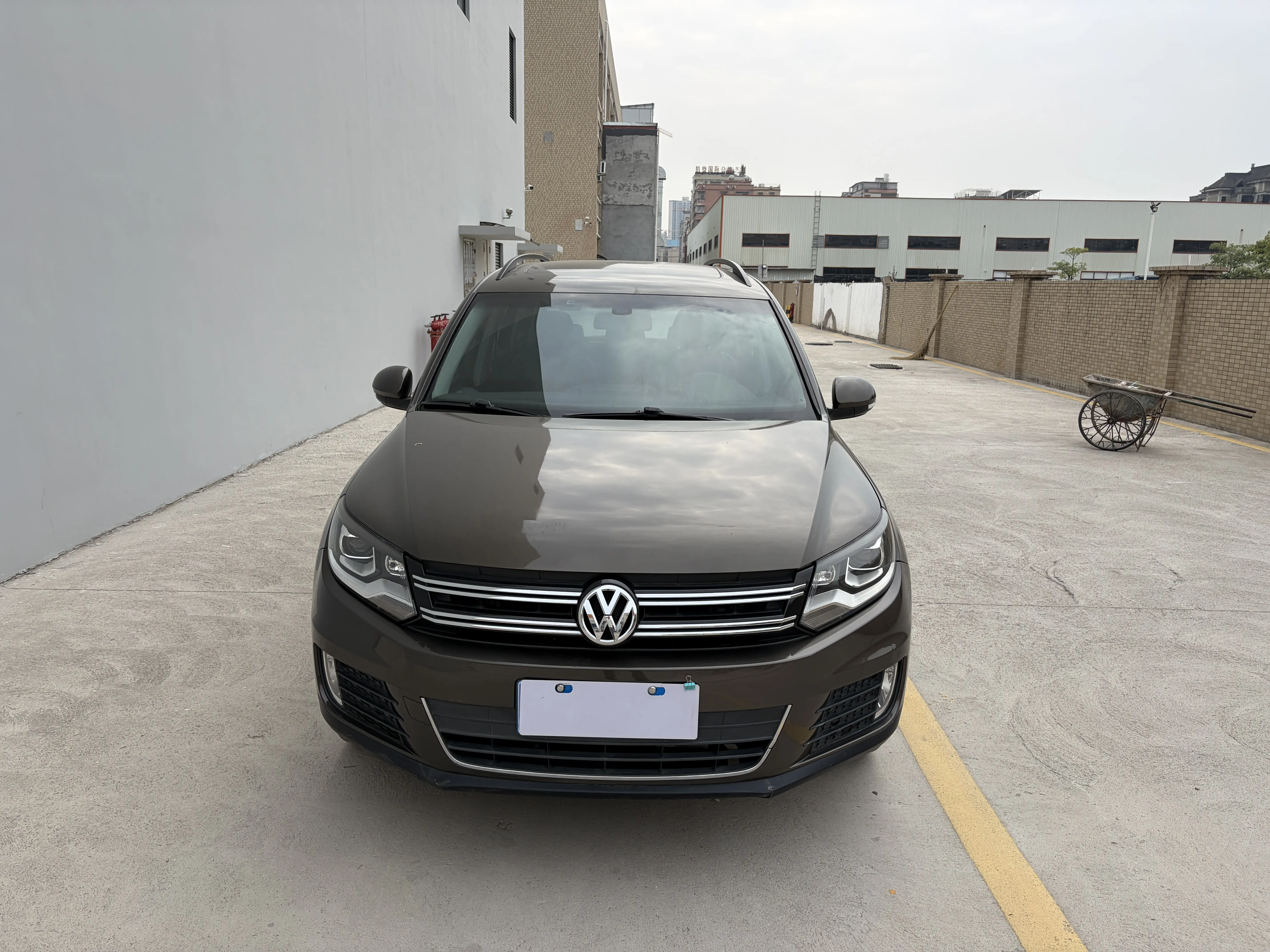 Volkswagen Tiguan  из Китая