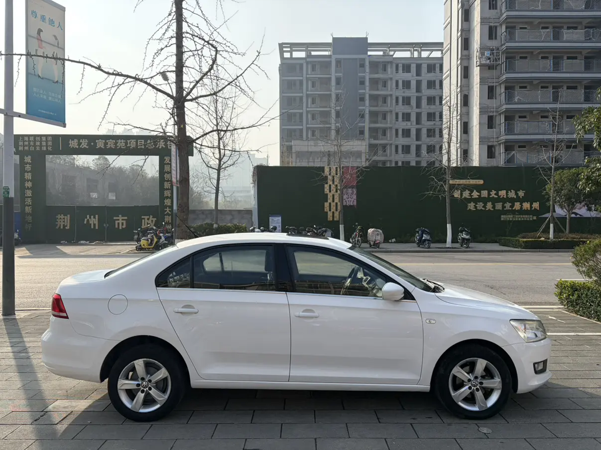 Volkswagen Santana  из Китая