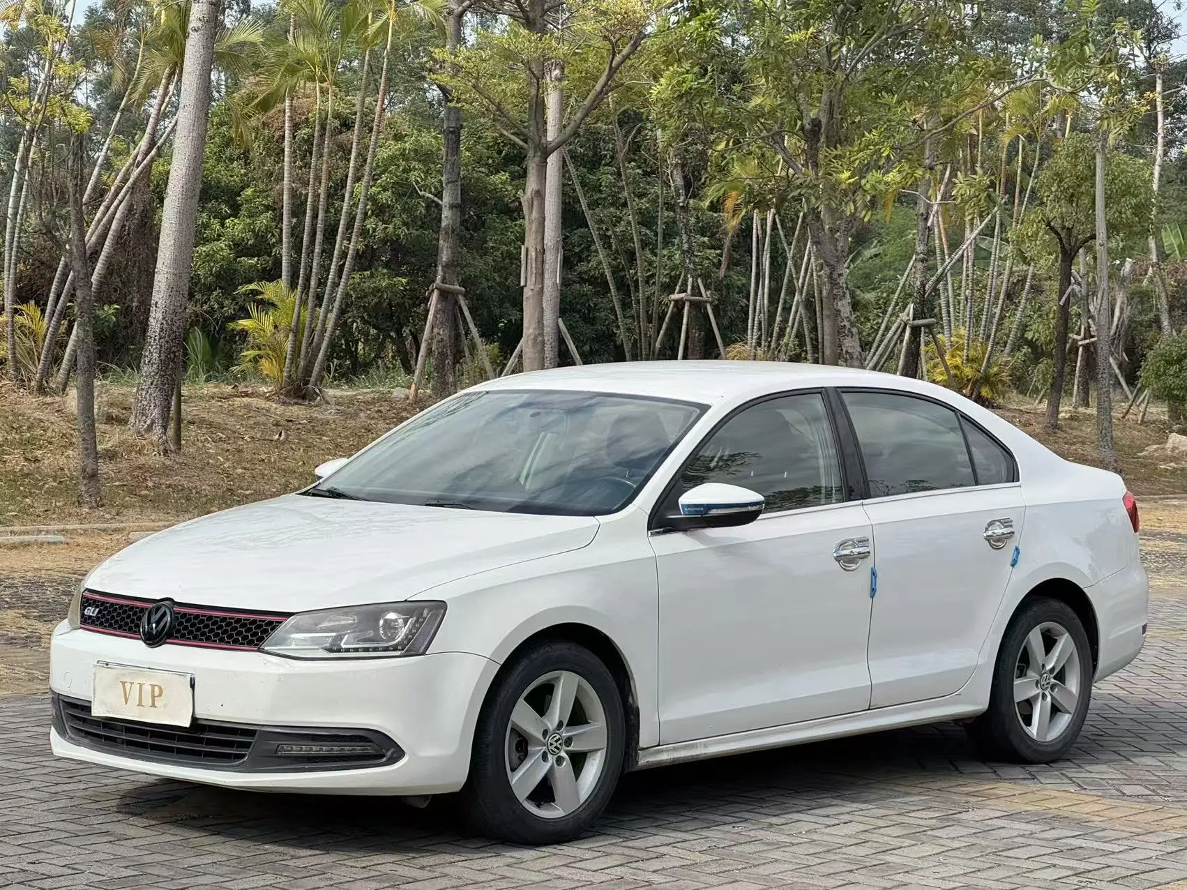 Volkswagen Sagitar  из Китая