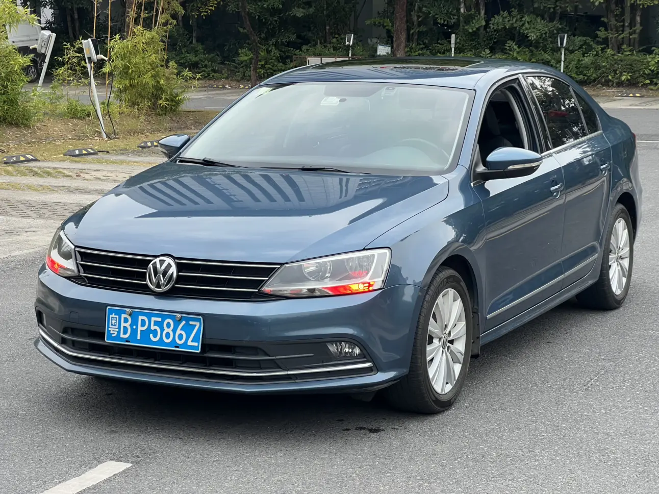 Volkswagen Sagitar  из Китая