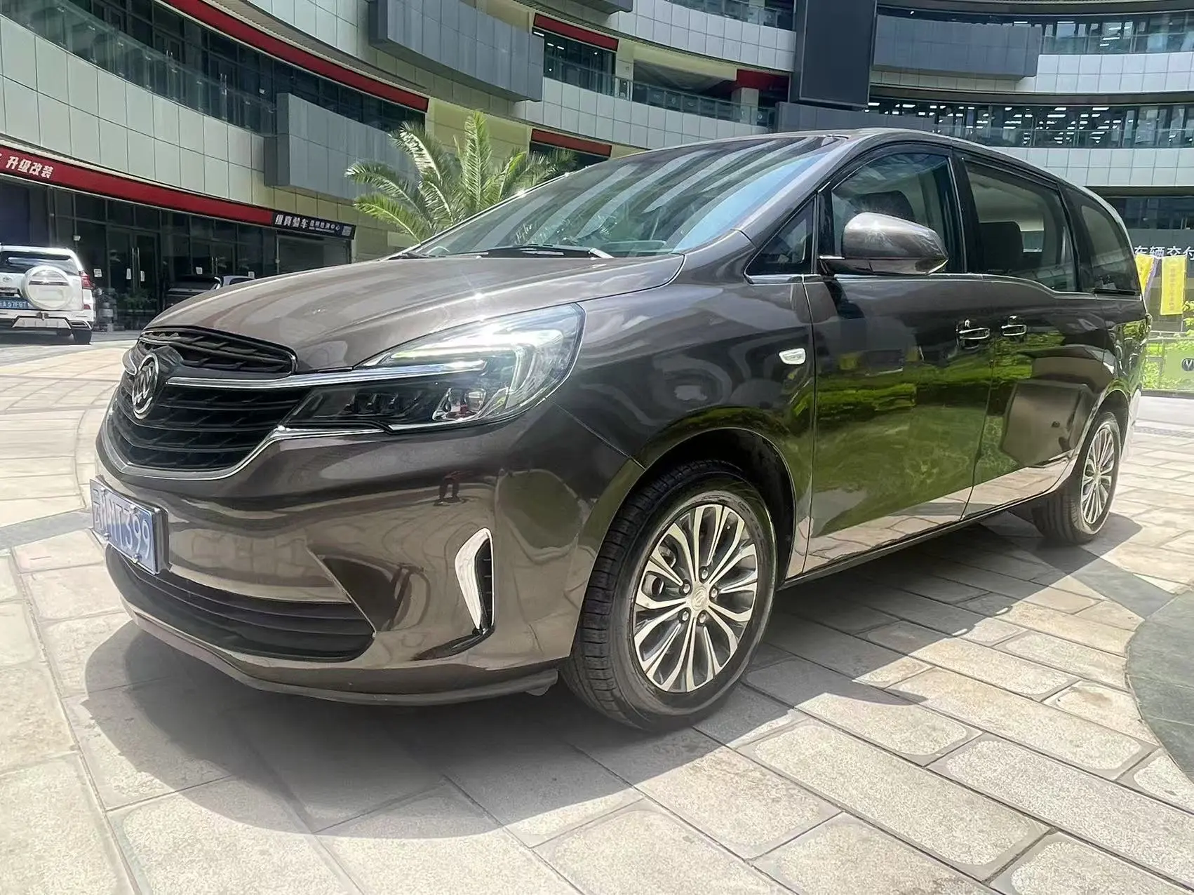 Buick GL8  из Китая