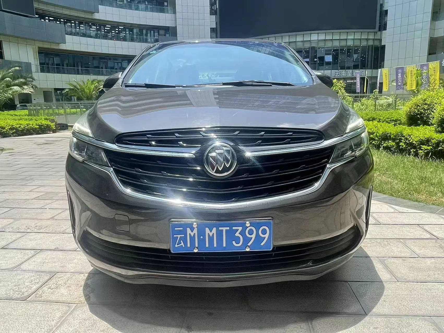 Buick GL8  из Китая