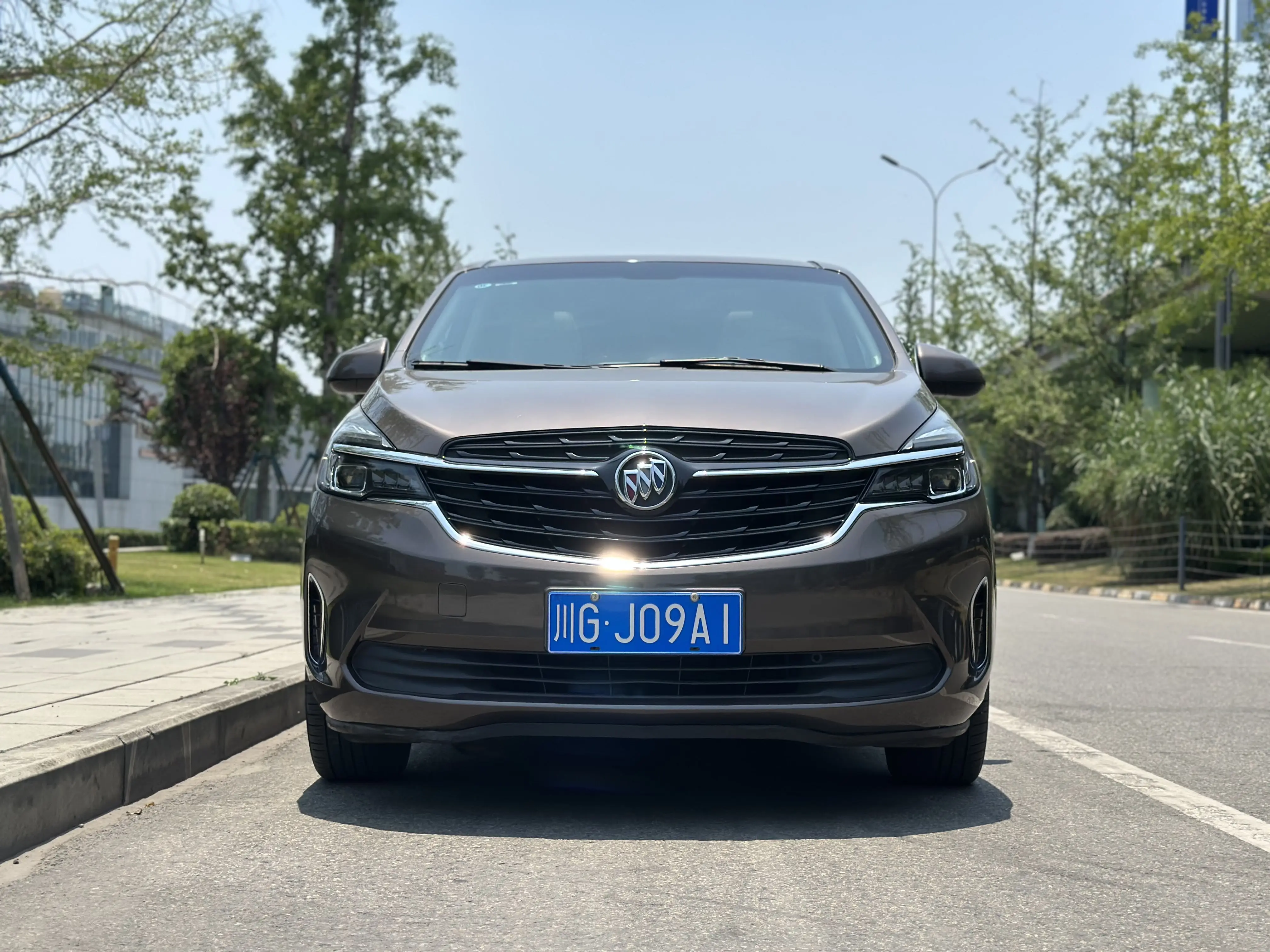 Buick GL8  из Китая