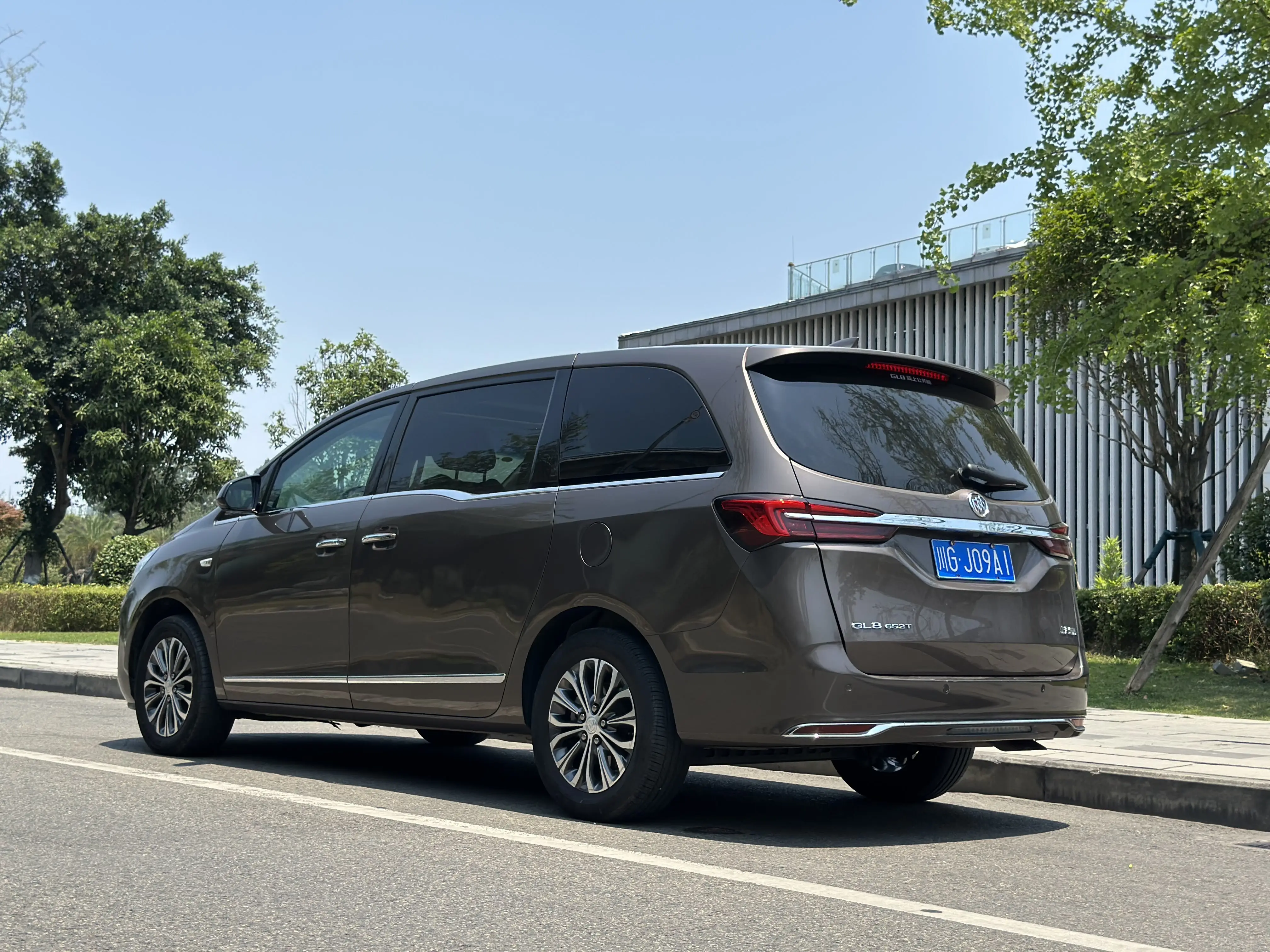 Buick GL8  из Китая