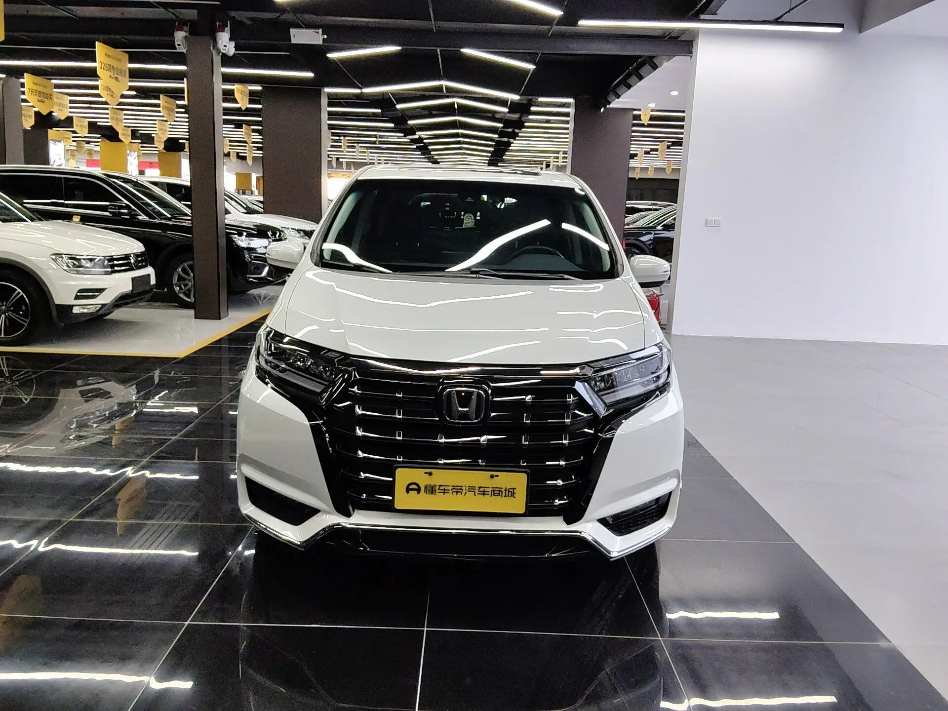 Honda Elysion (Alison)  из Китая