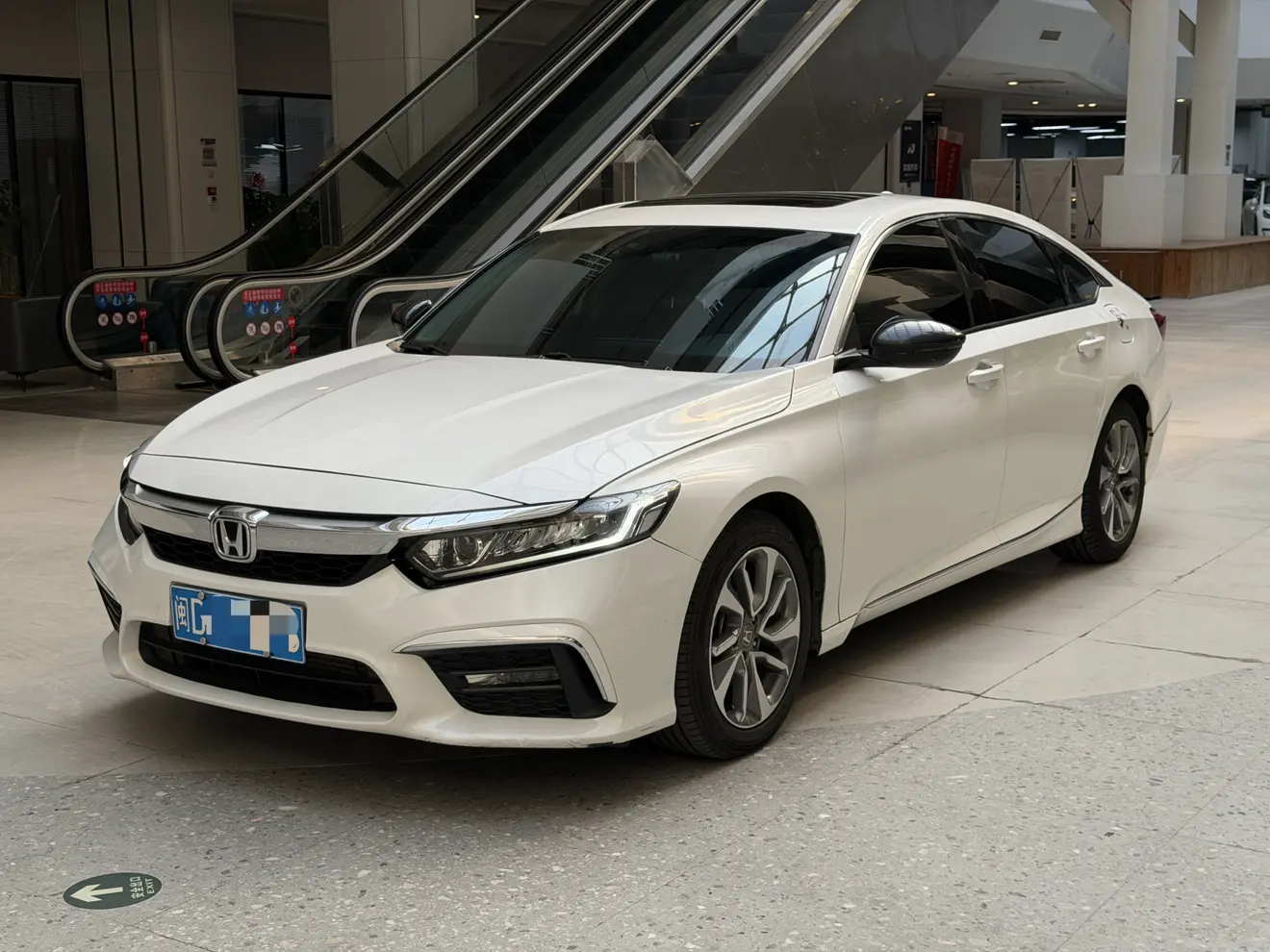 Honda Inspire (Yingshipai)  из Китая