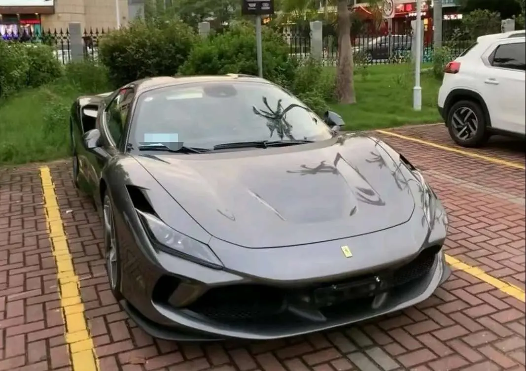 Ferrari F8  из Китая
