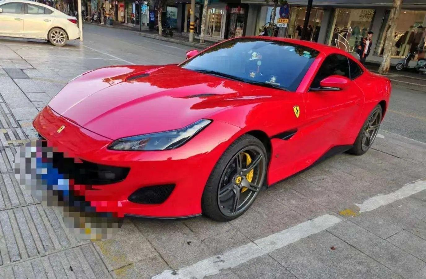 Ferrari Portofino  из Китая