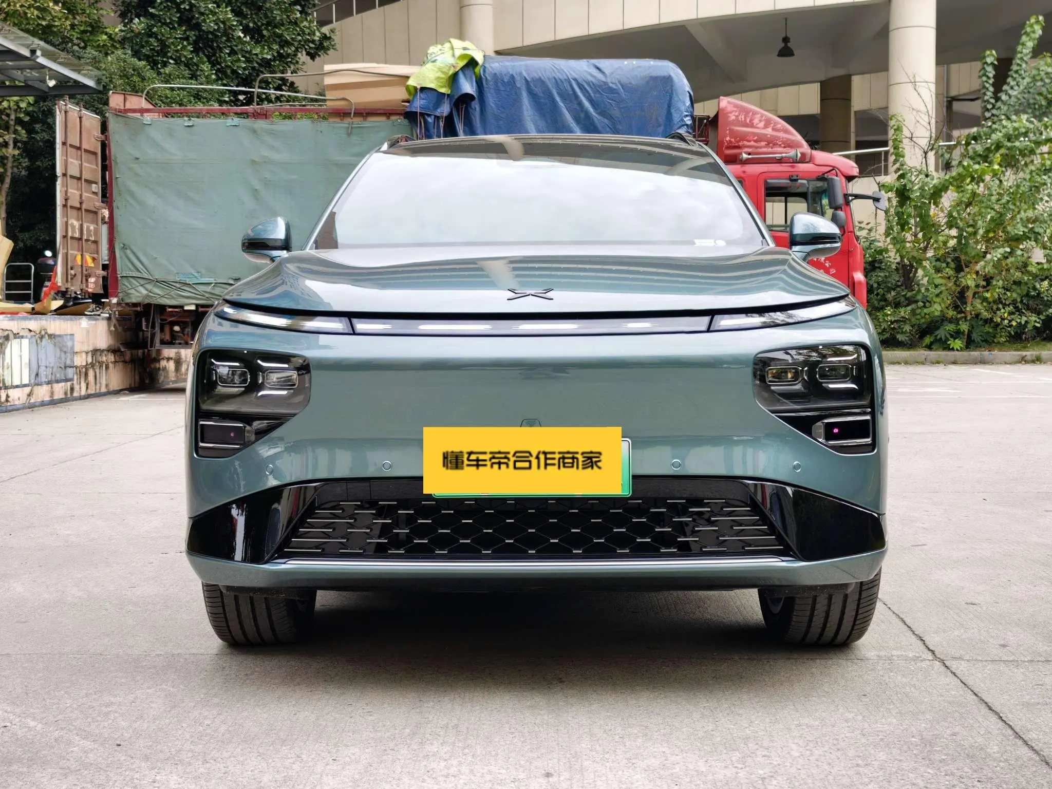 Xpeng G9  из Китая