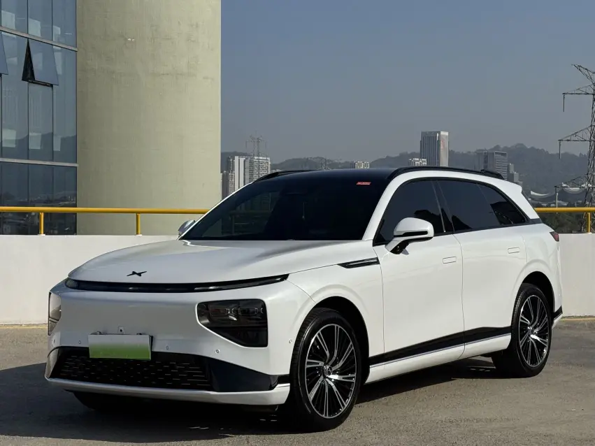 Xpeng G9  из Китая