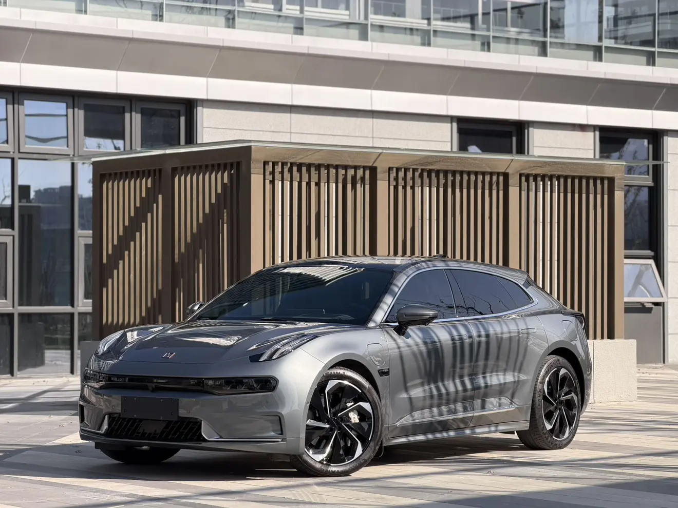 ZEEKR 001  из Китая