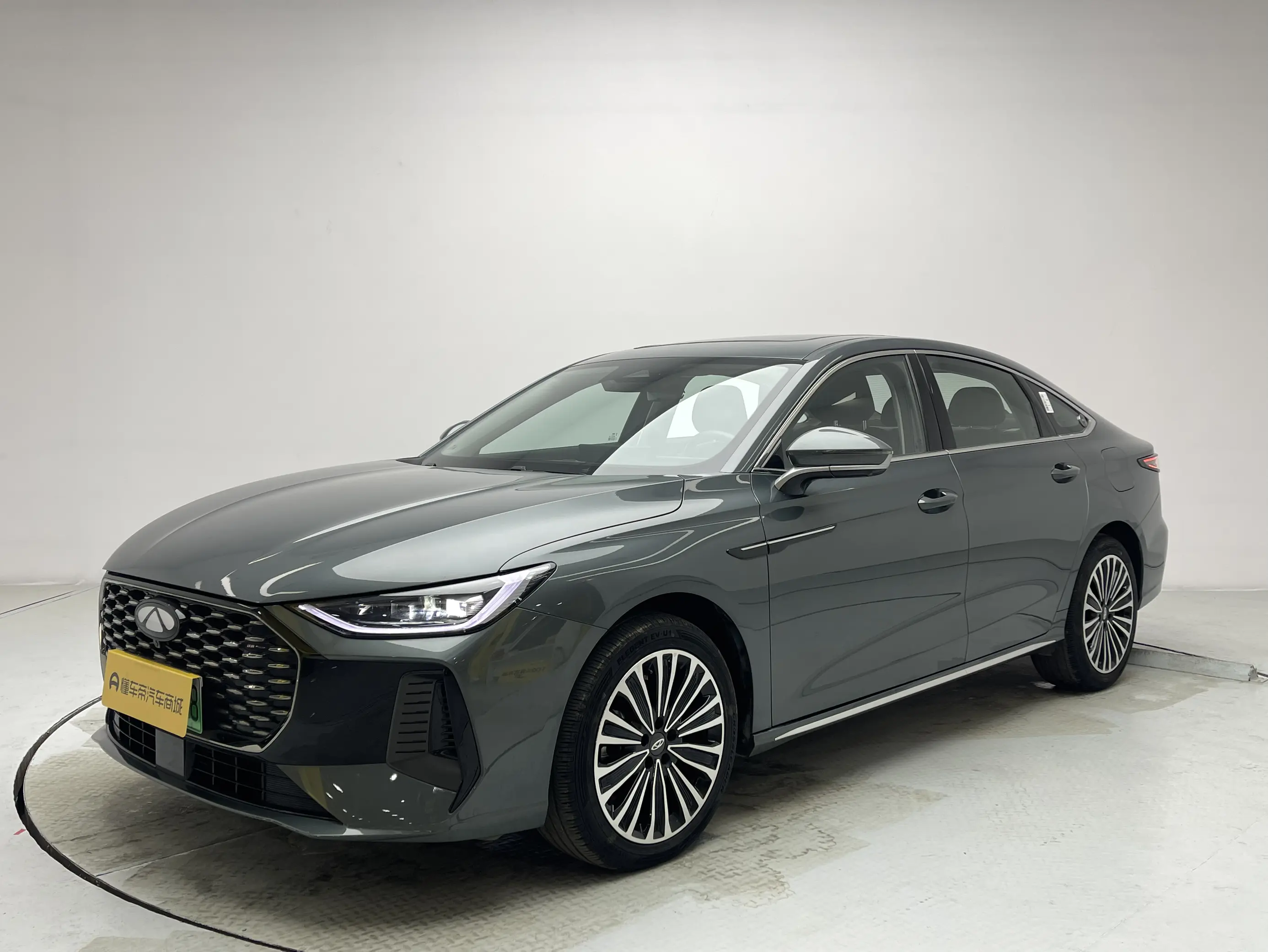 Chery Fengyun A8L  из Китая