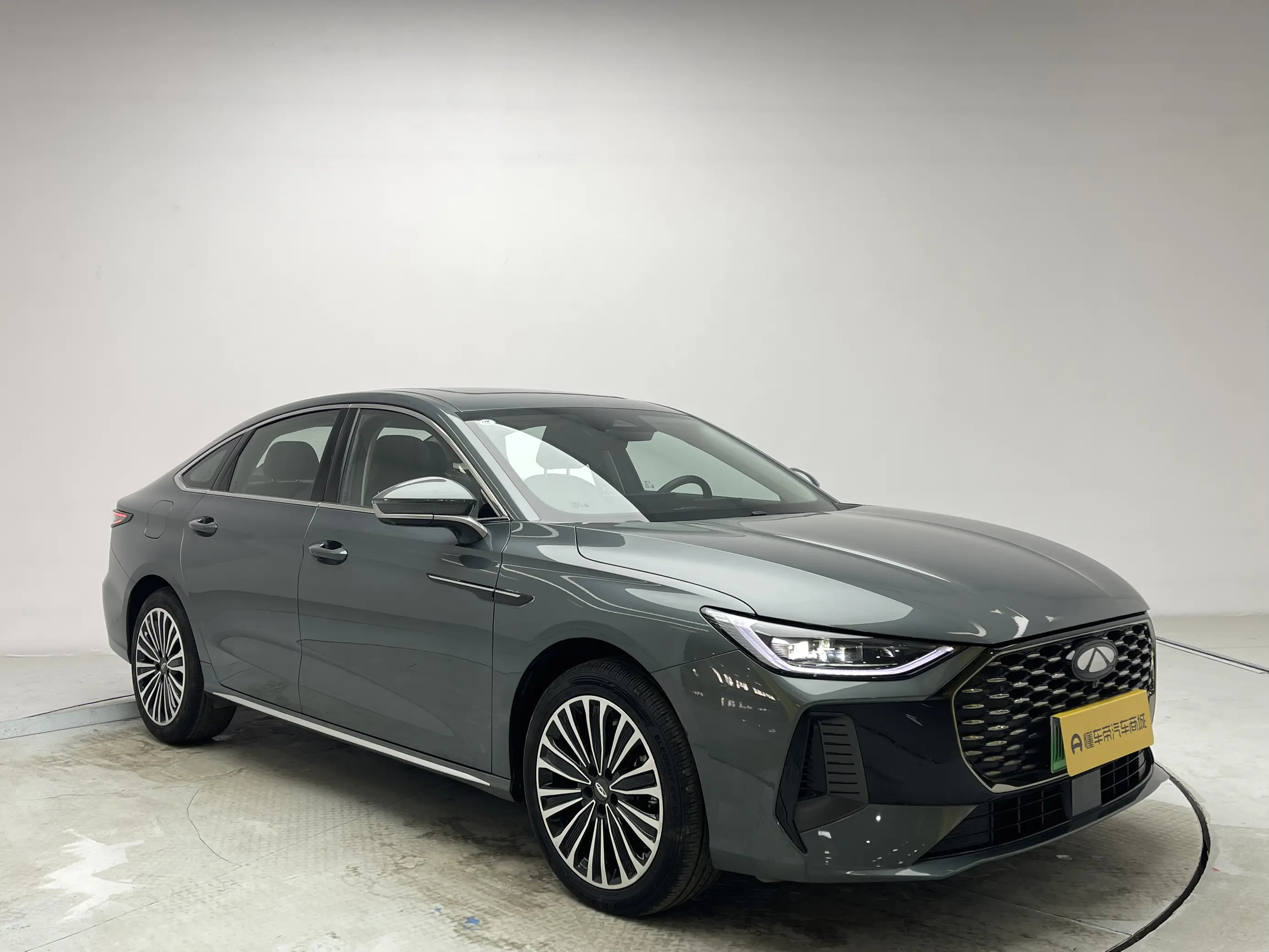 Chery Fengyun A8L  из Китая