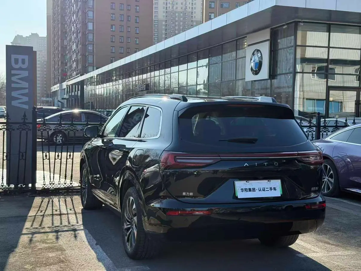 AITO M7 (Wenjie M7)  из Китая