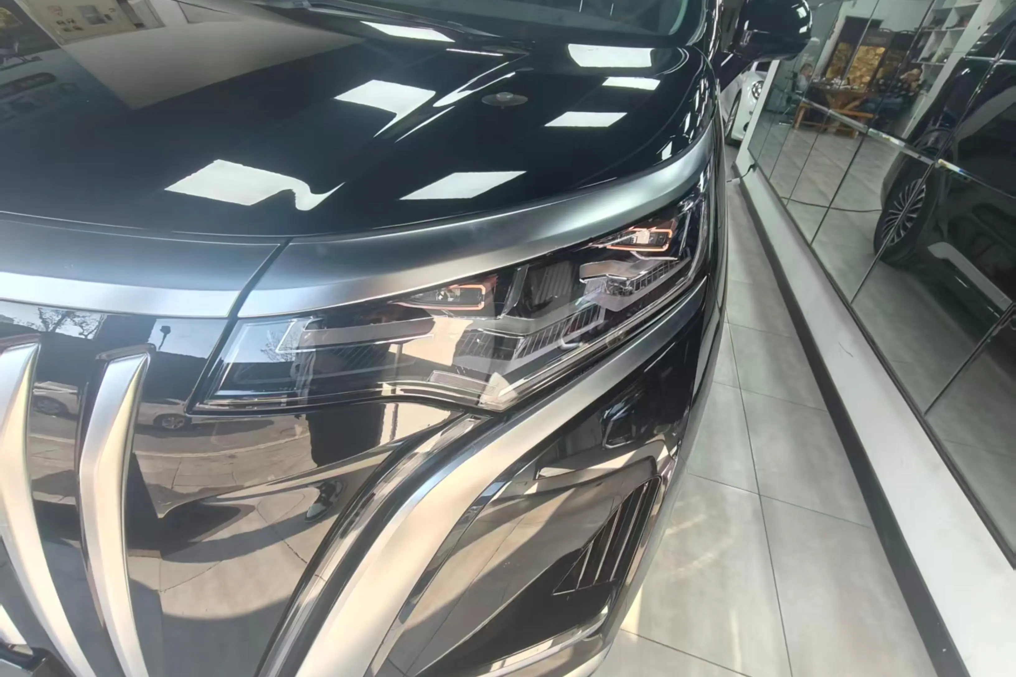 Denza D9 EV  из Китая