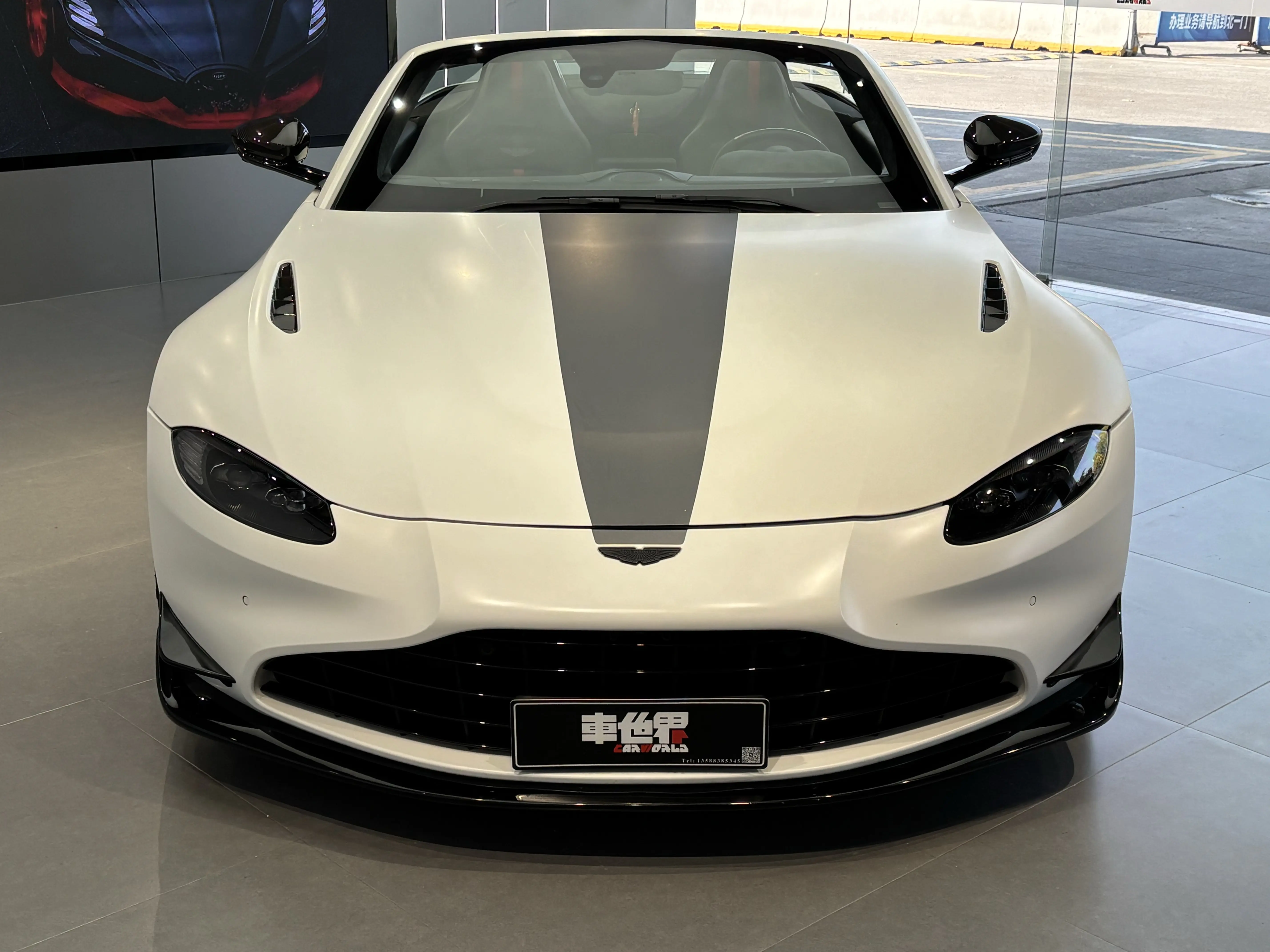 Aston Martin Vantage  из Китая