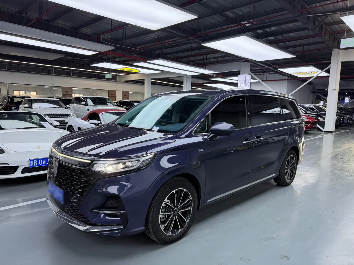 Roewe iMAX8  из Китая