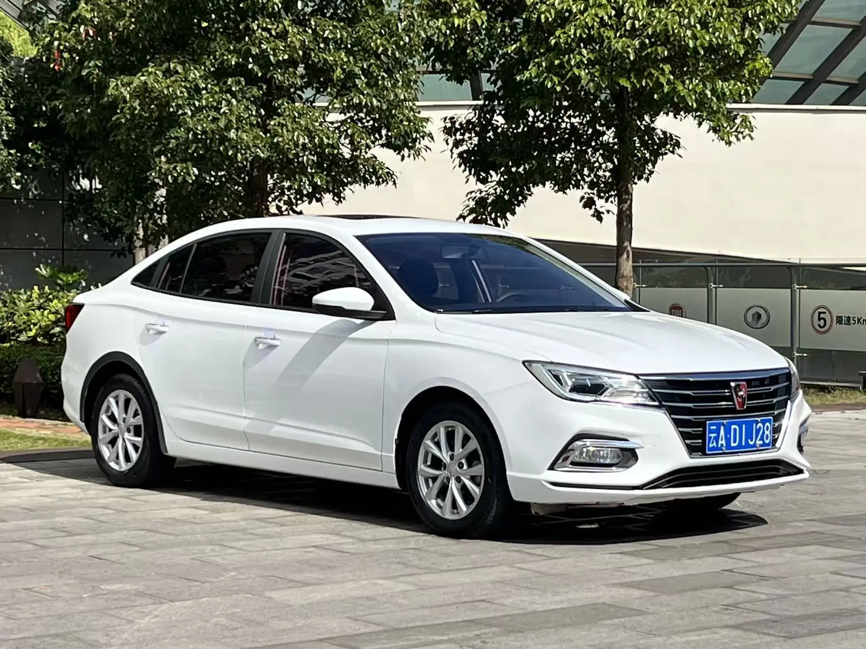 Roewe i5  из Китая